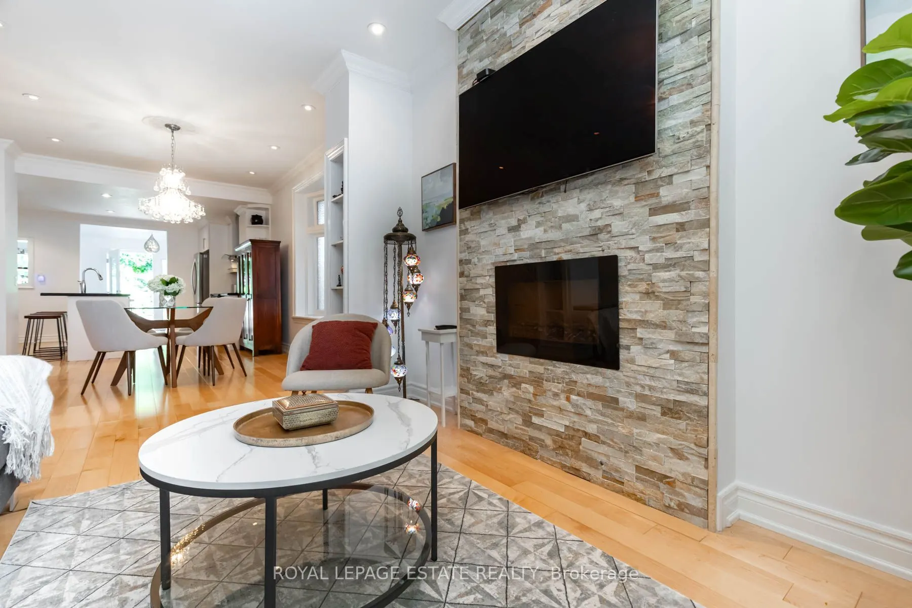 48 Bloomfield Avenue