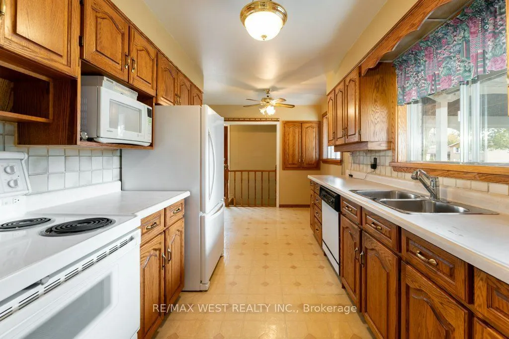 38 Albacore Crescent