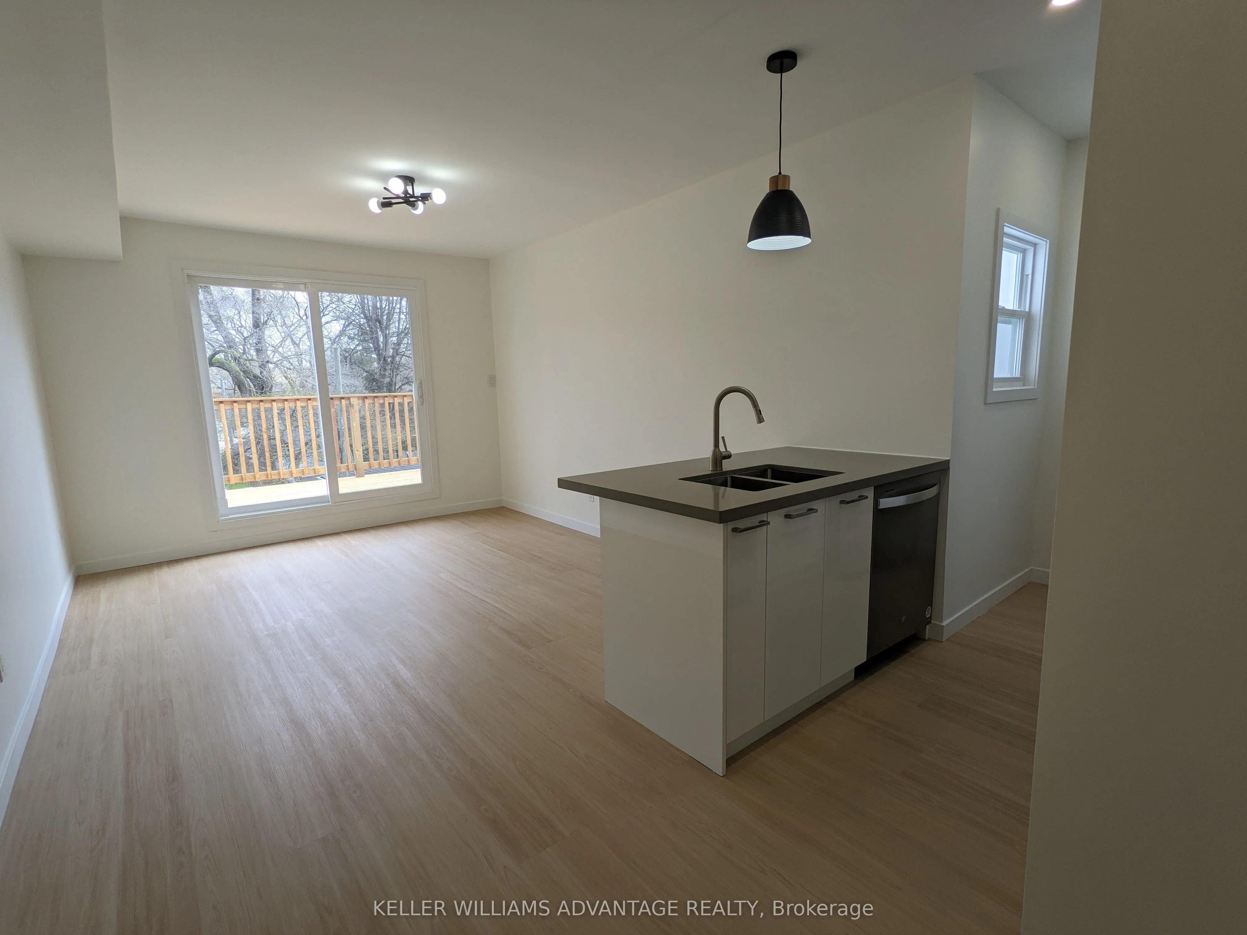 113 Woodbine Avenue #upper