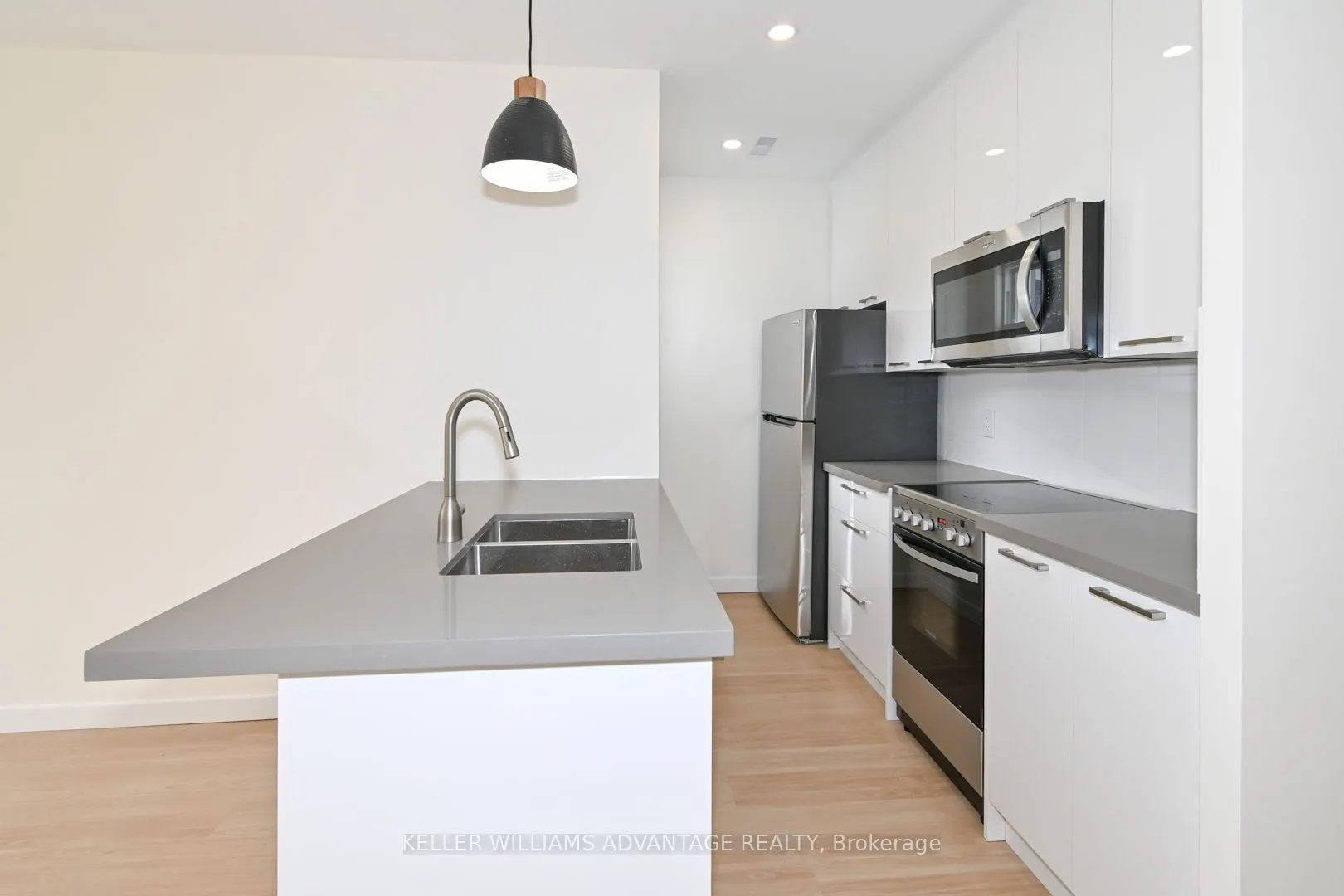 113 Woodbine Avenue #upper