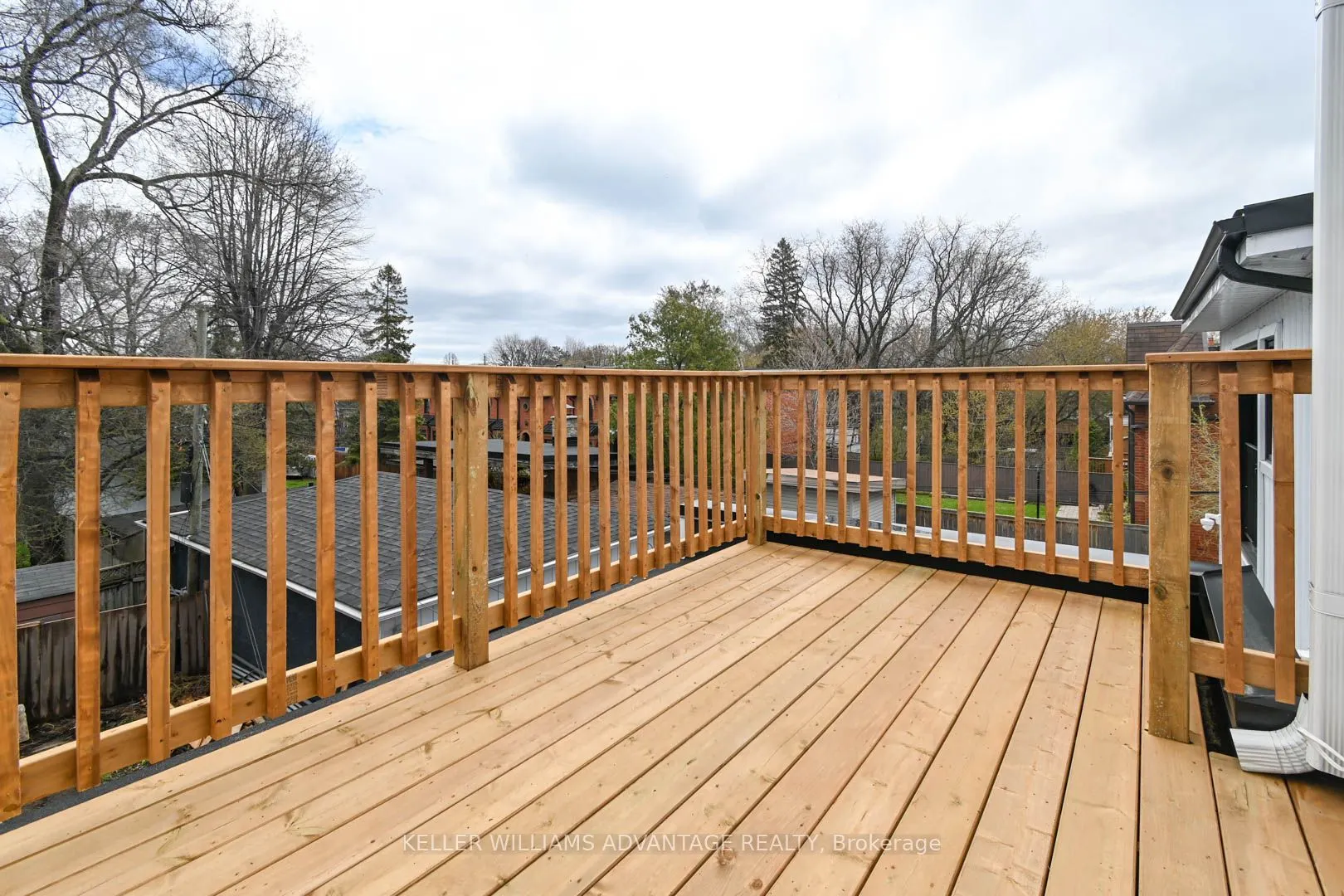 113 Woodbine Avenue #upper