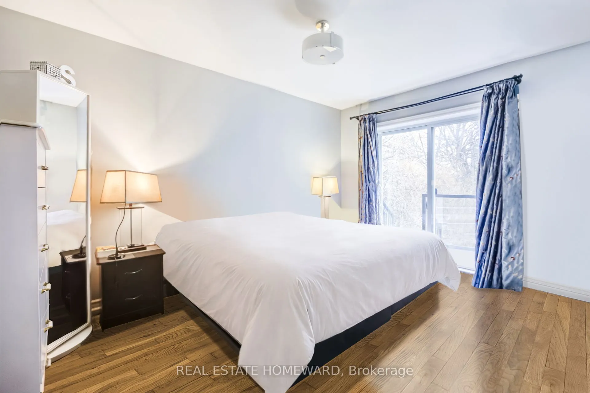 4 Moorecroft Crescent
