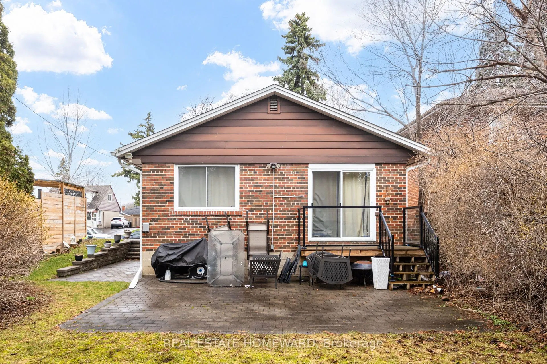 4 Moorecroft Crescent