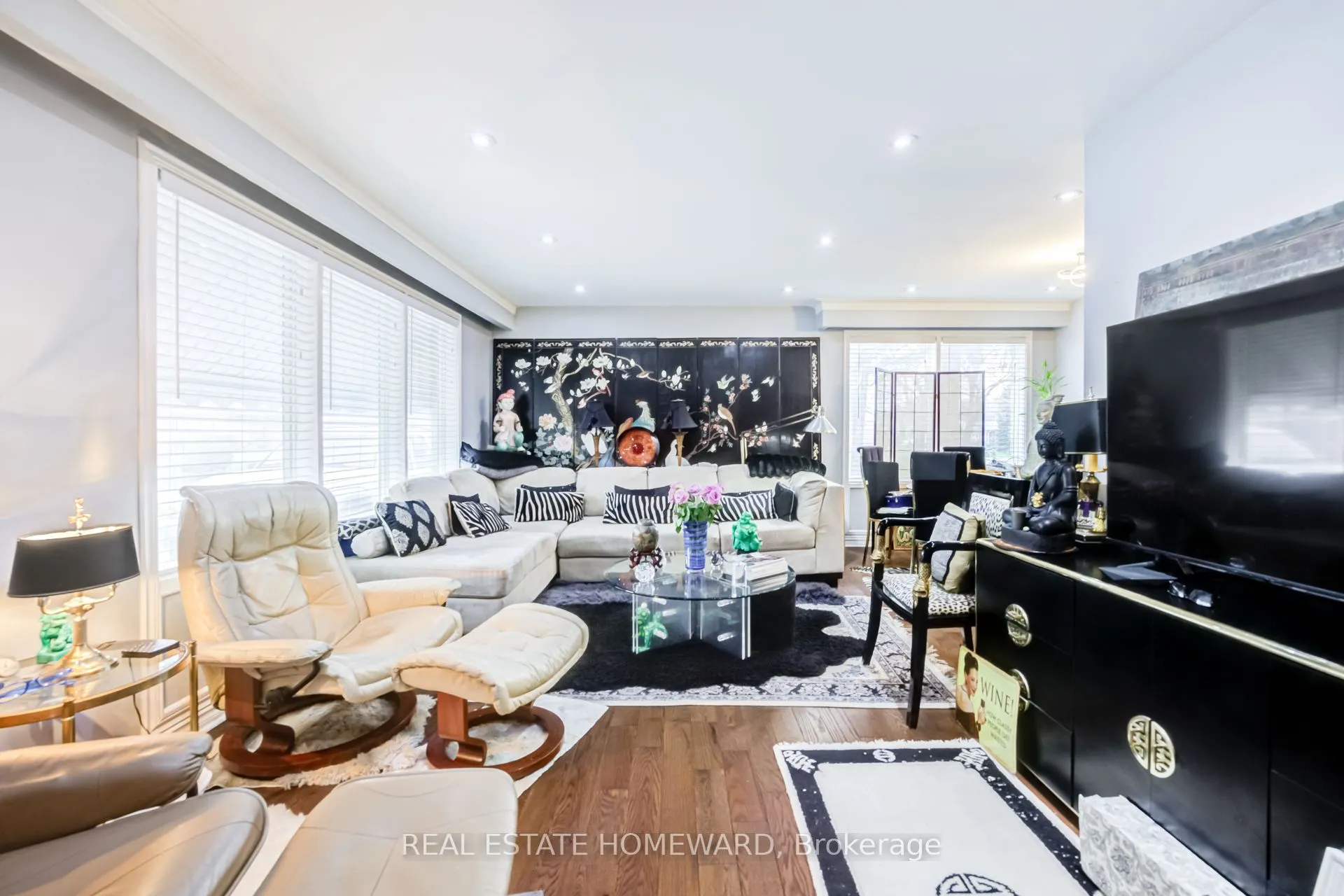 4 Moorecroft Crescent