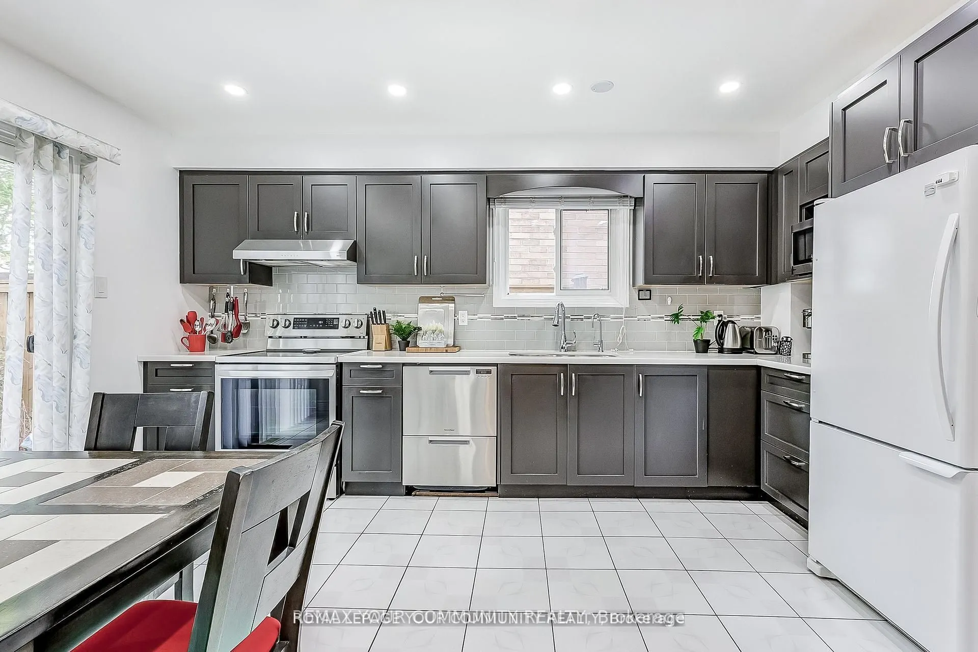 660 Foxwood Trail