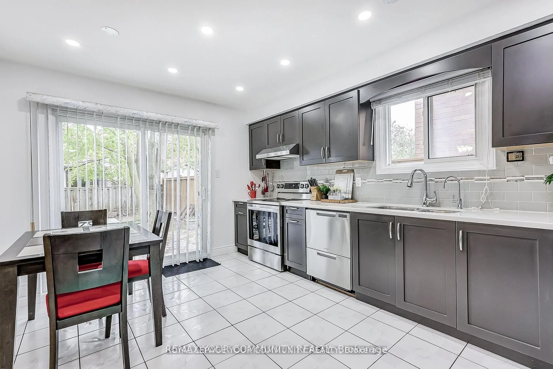 660 Foxwood Trail