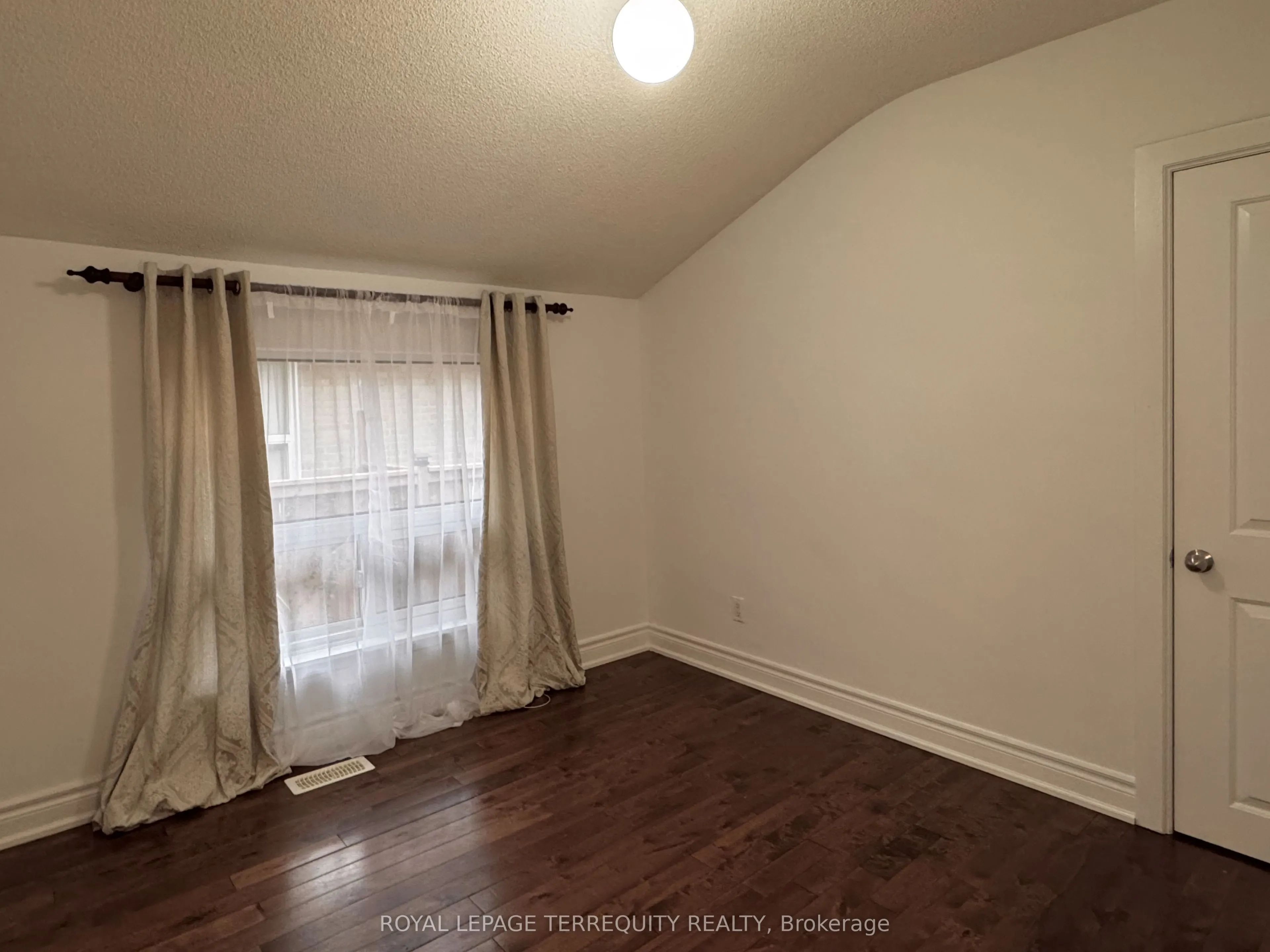 154 Sedgemount Drive