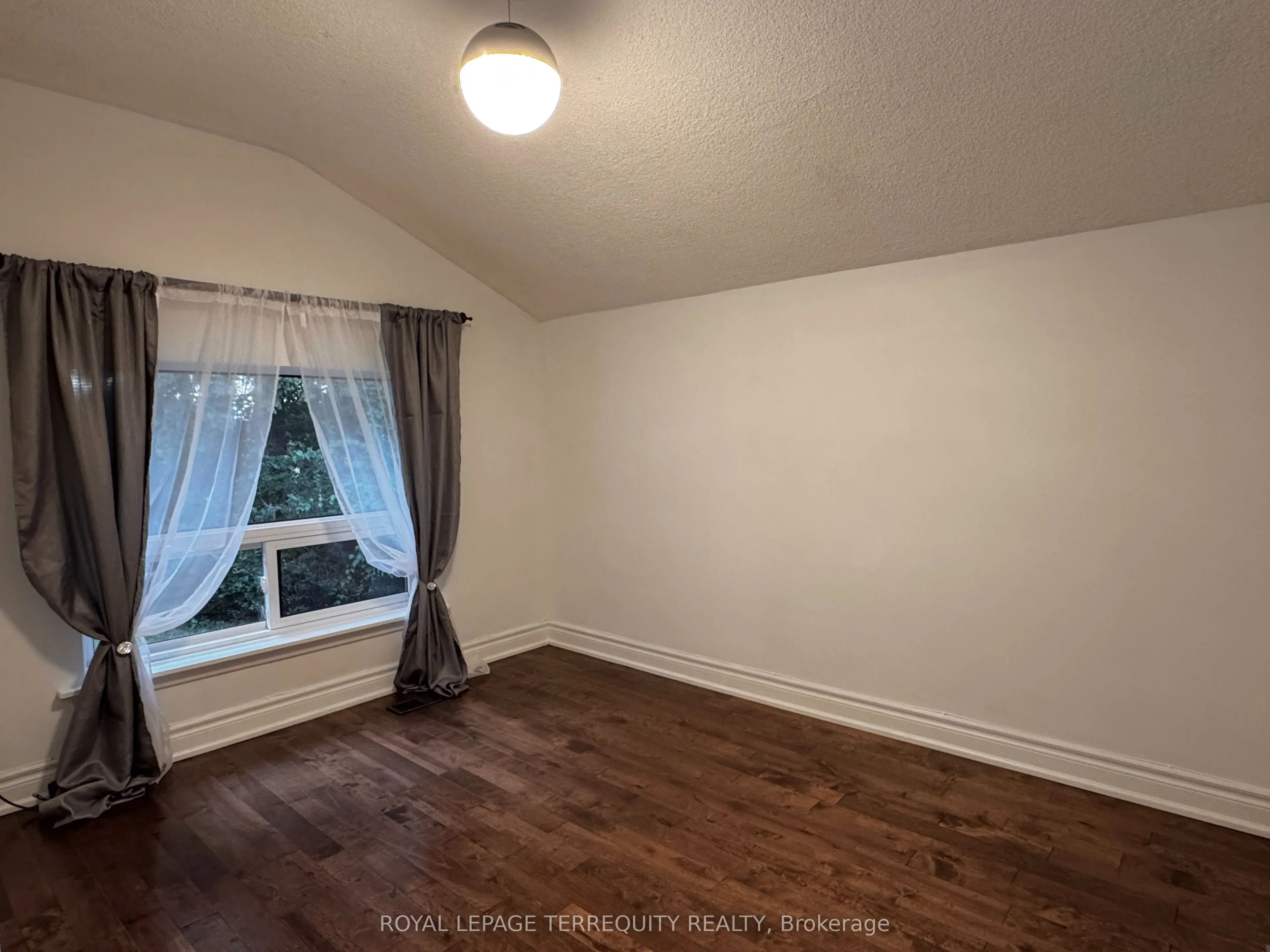 154 Sedgemount Drive