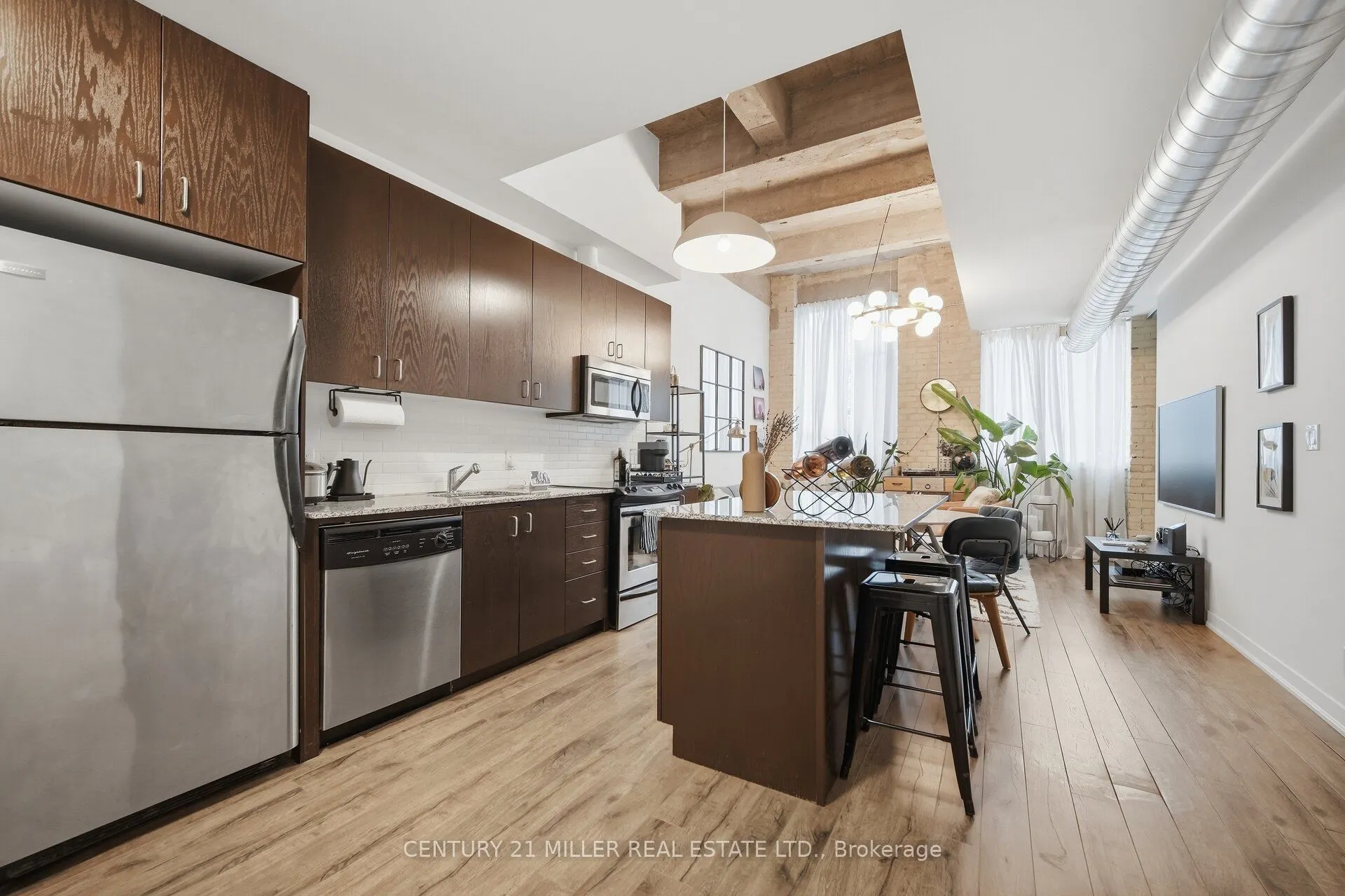 201 Carlaw Avenue #123