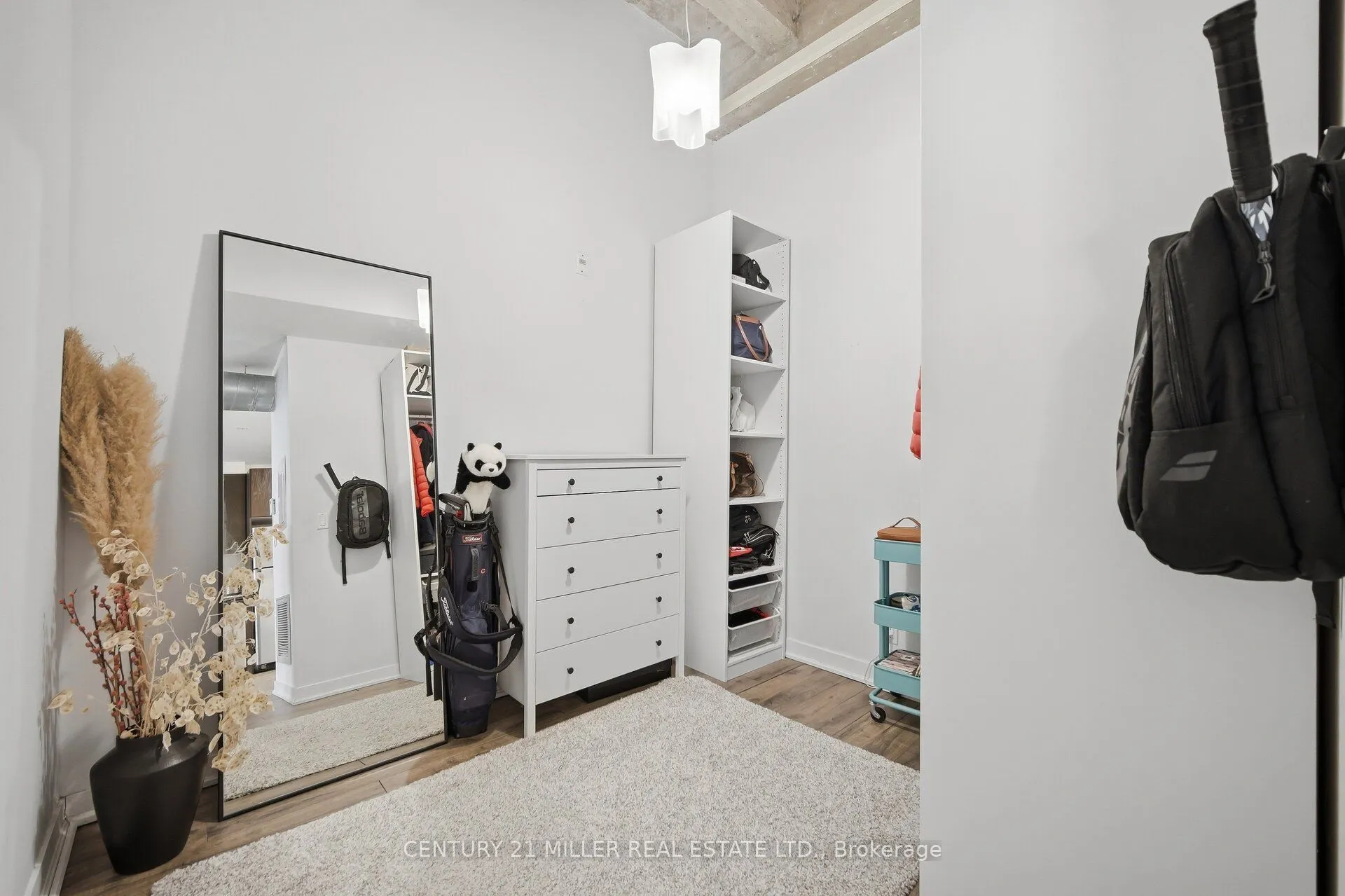 201 Carlaw Avenue #123