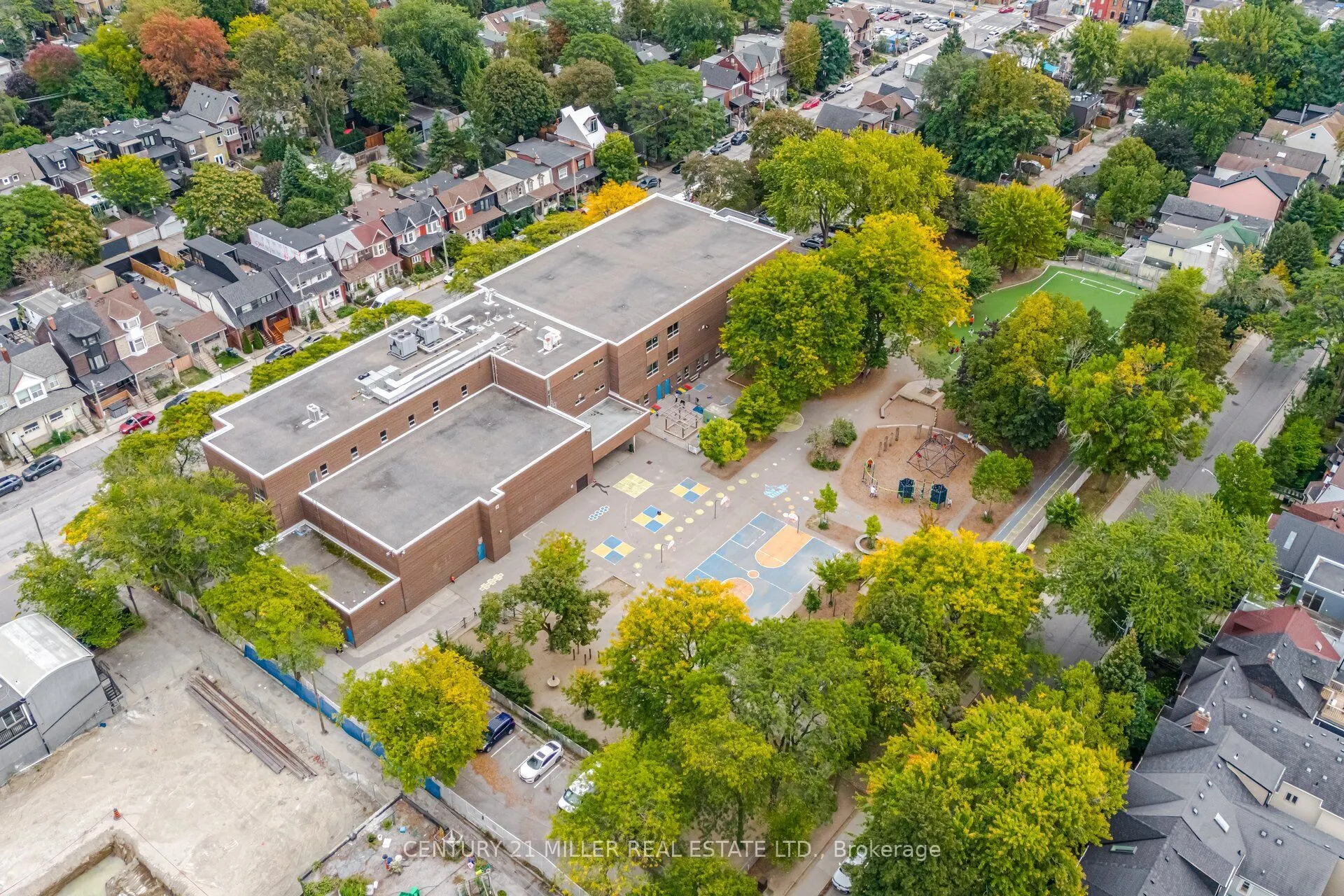 201 Carlaw Avenue #123