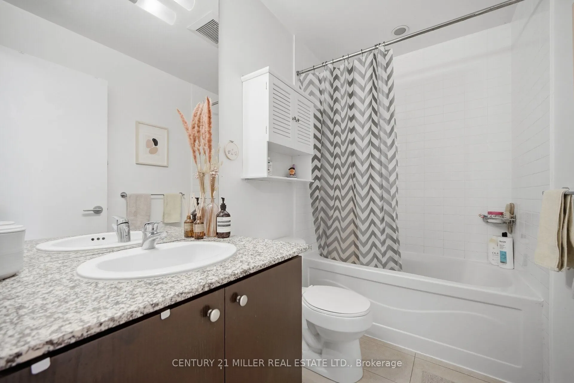 201 Carlaw Avenue #123