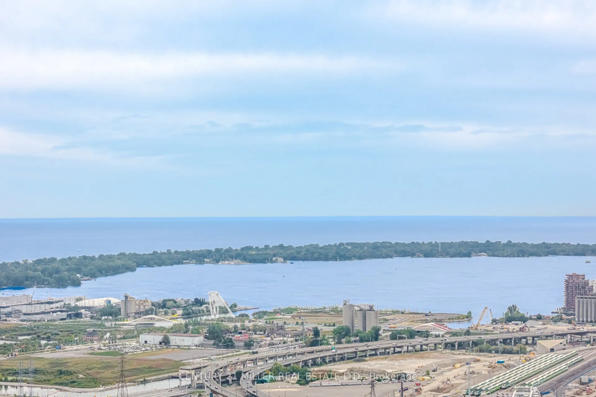 201 Carlaw Avenue #123