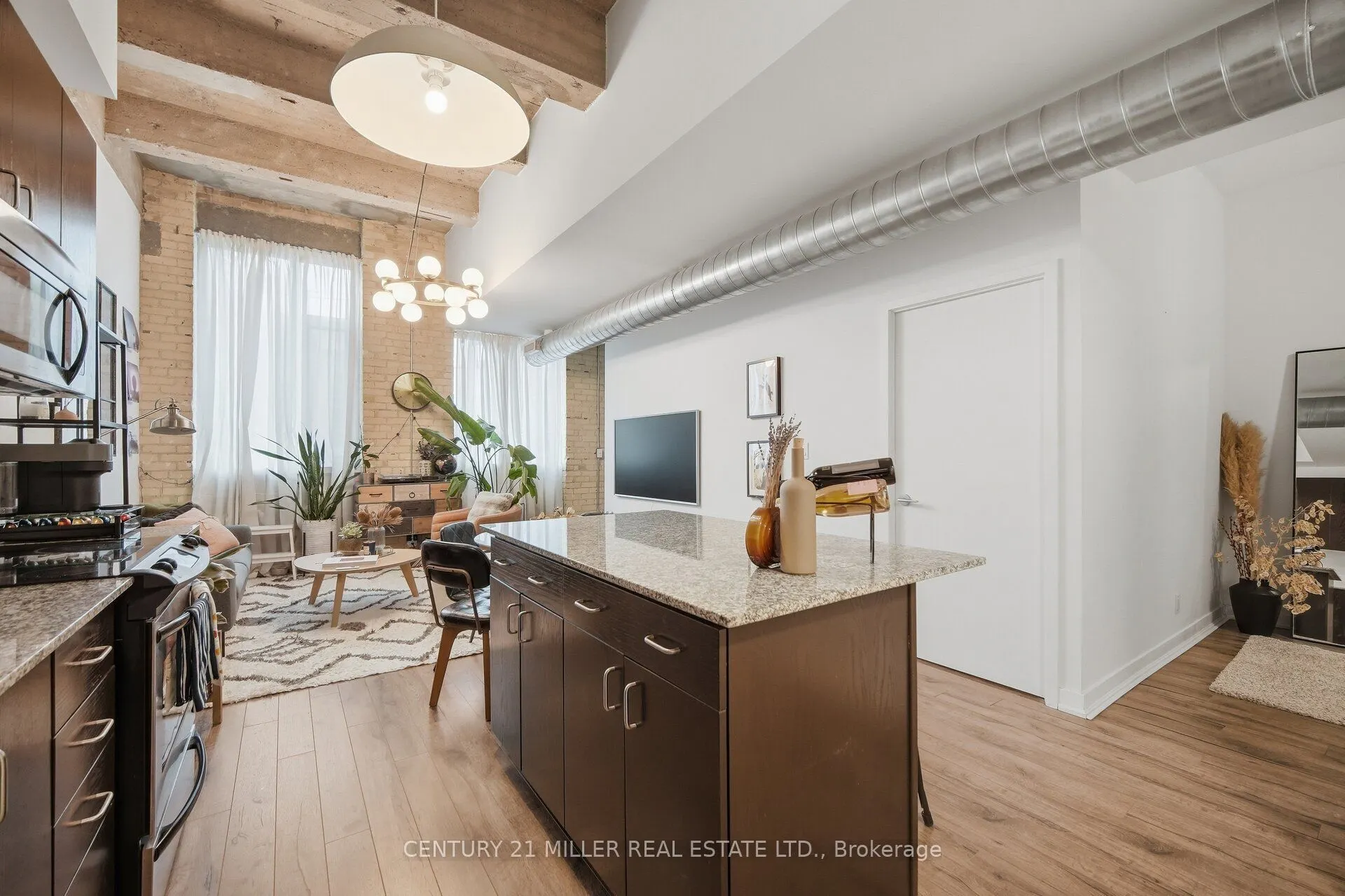 201 Carlaw Avenue #123