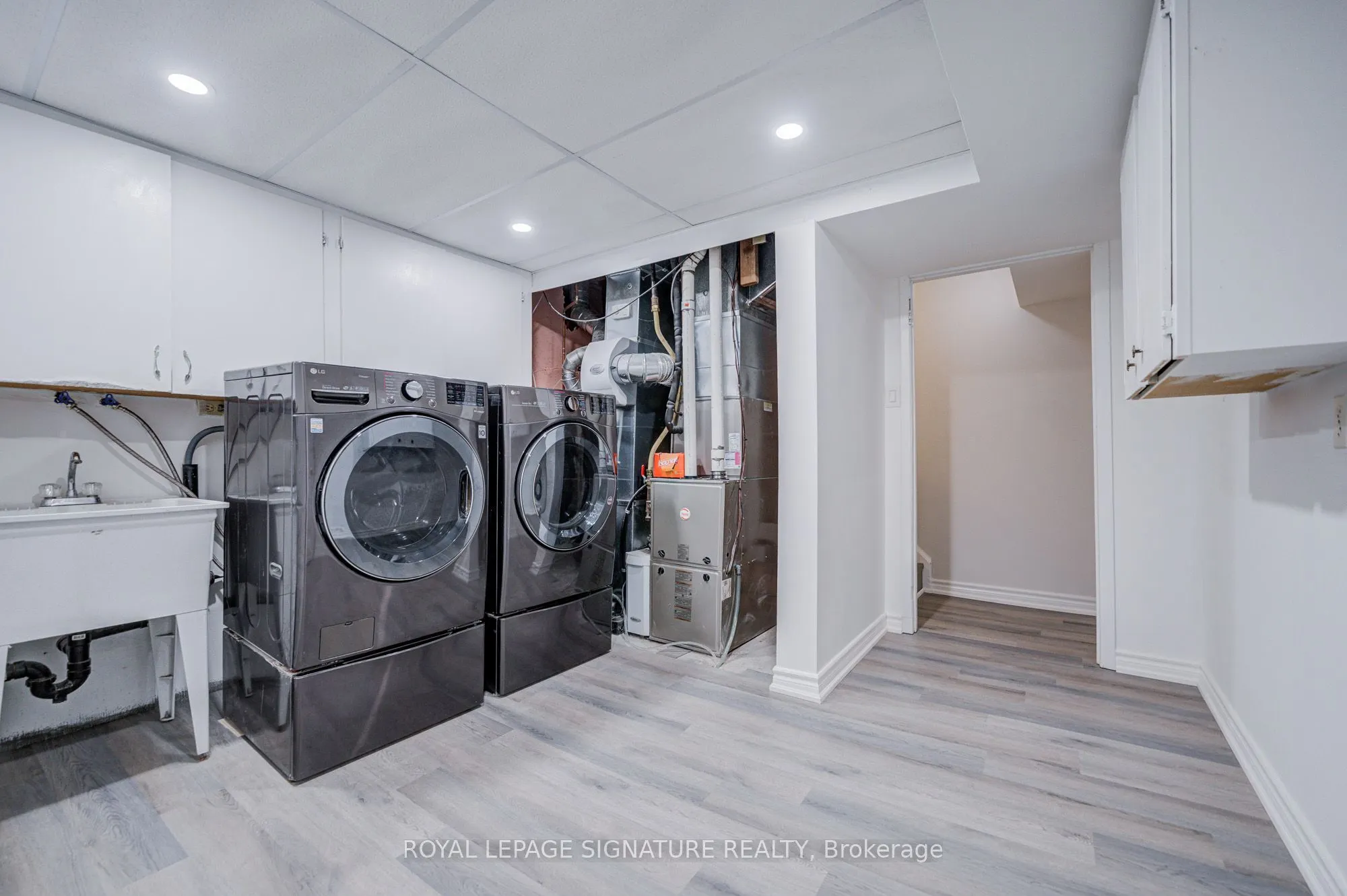 1132 Cedarcroft Crescent