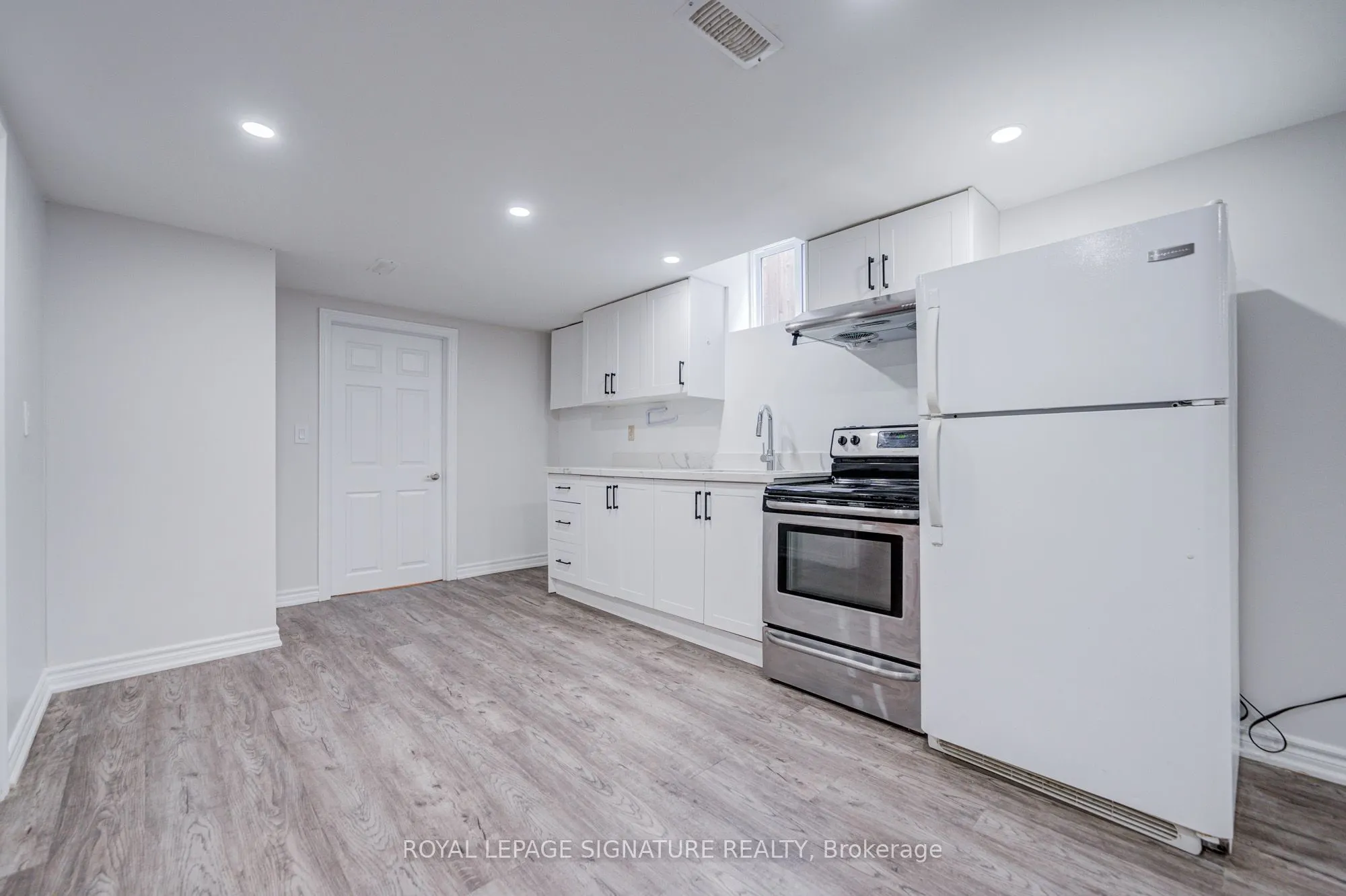 1132 Cedarcroft Crescent