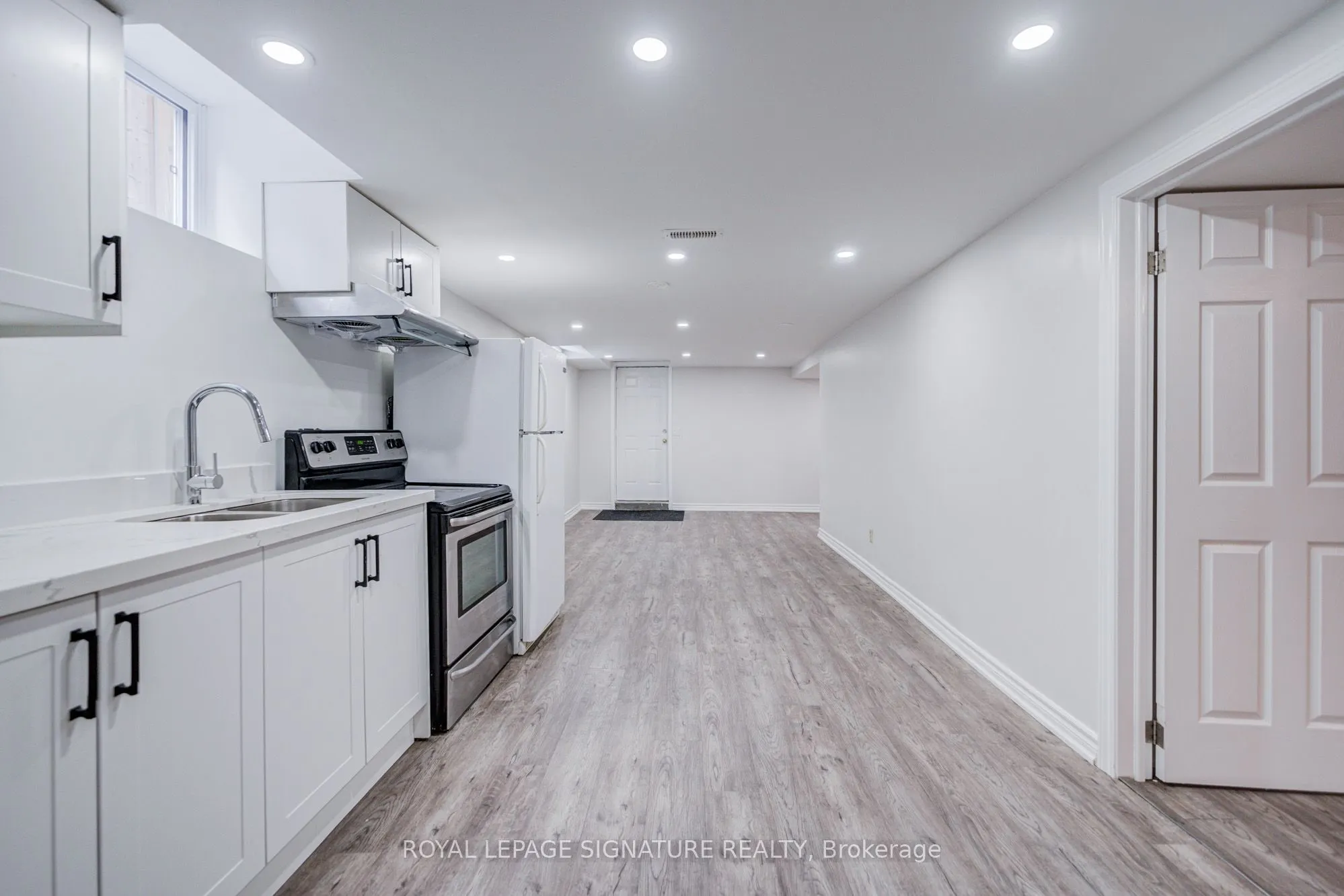 1132 Cedarcroft Crescent