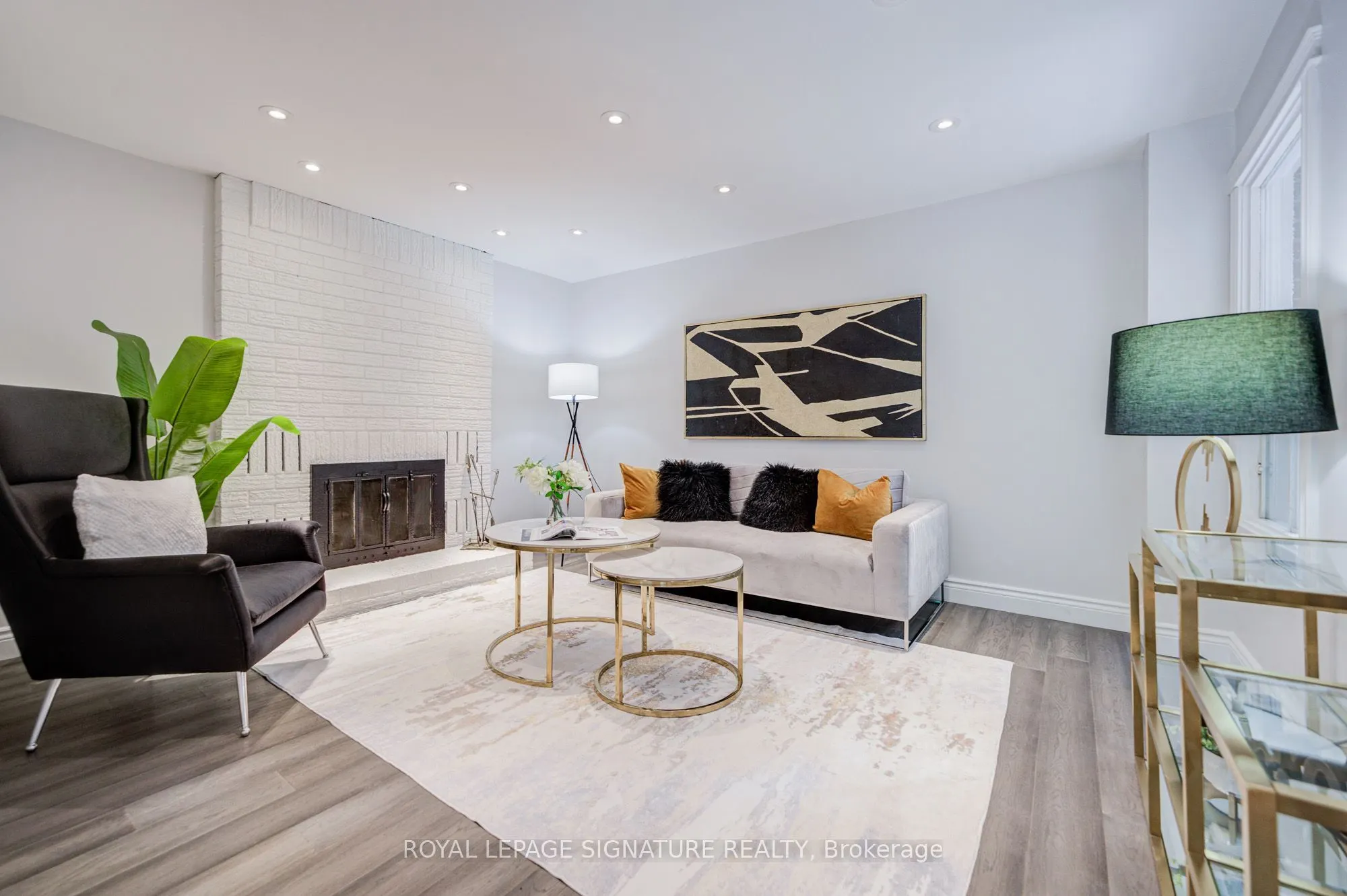 1132 Cedarcroft Crescent