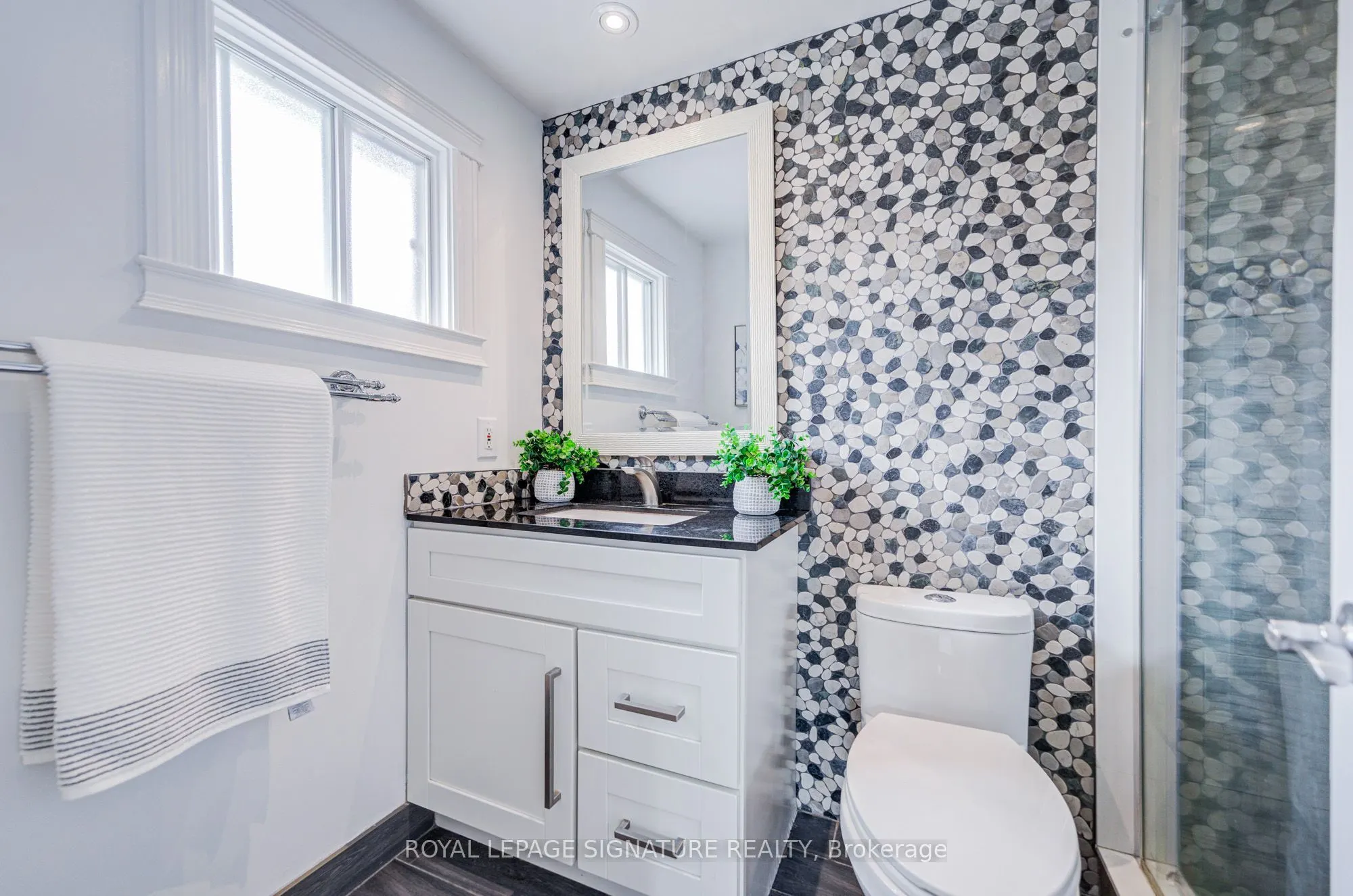 1132 Cedarcroft Crescent