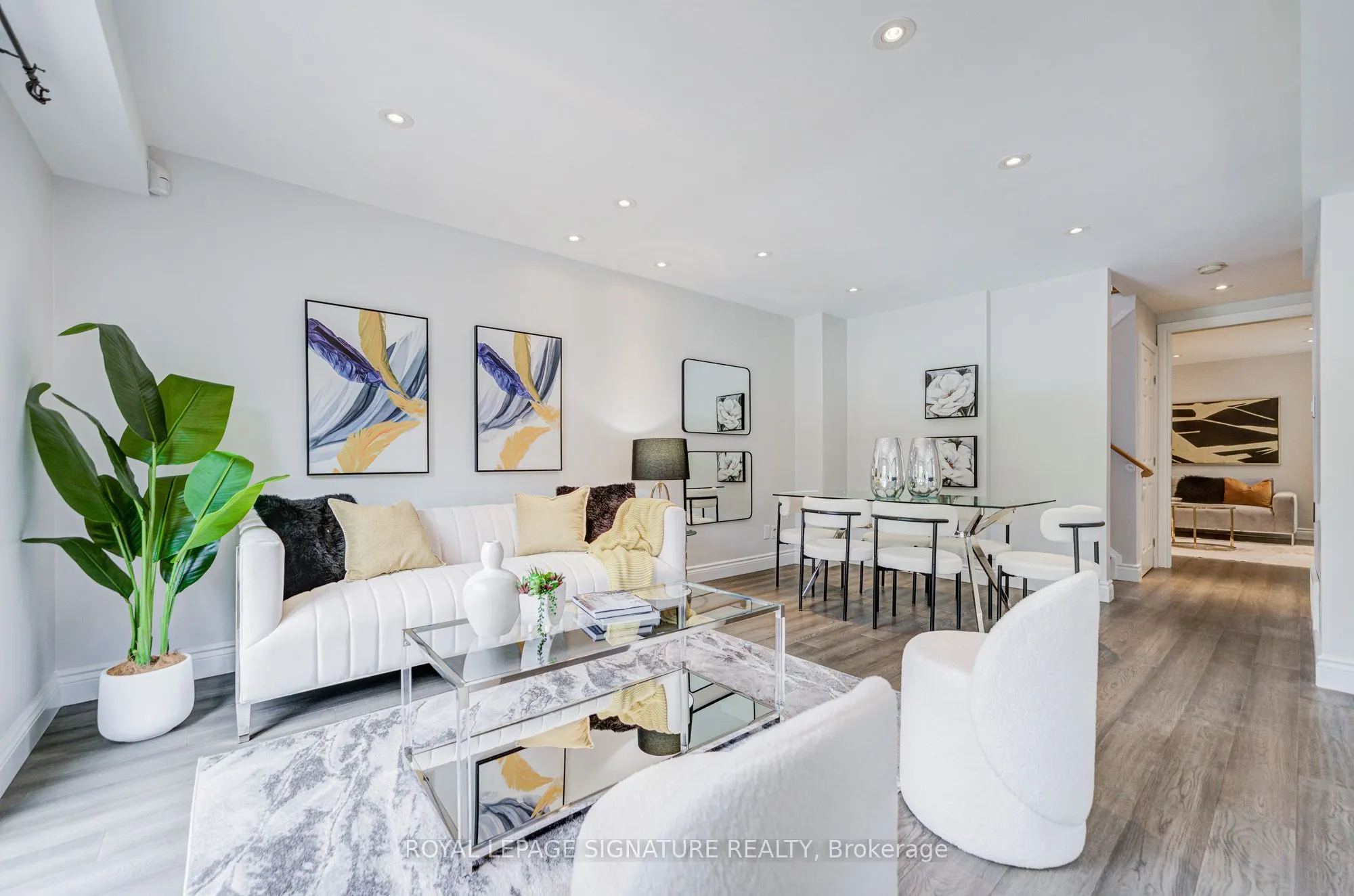 1132 Cedarcroft Crescent