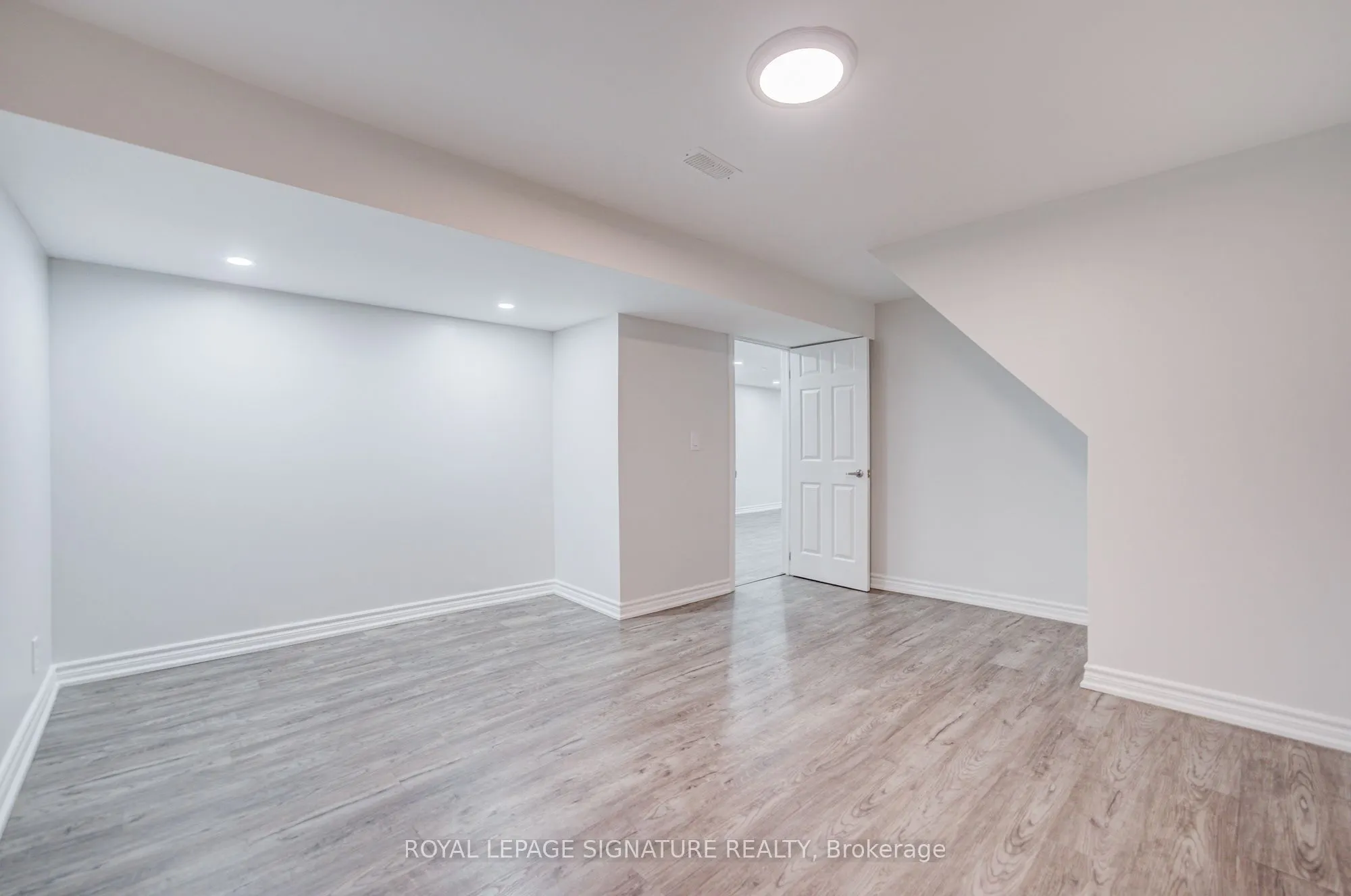 1132 Cedarcroft Crescent