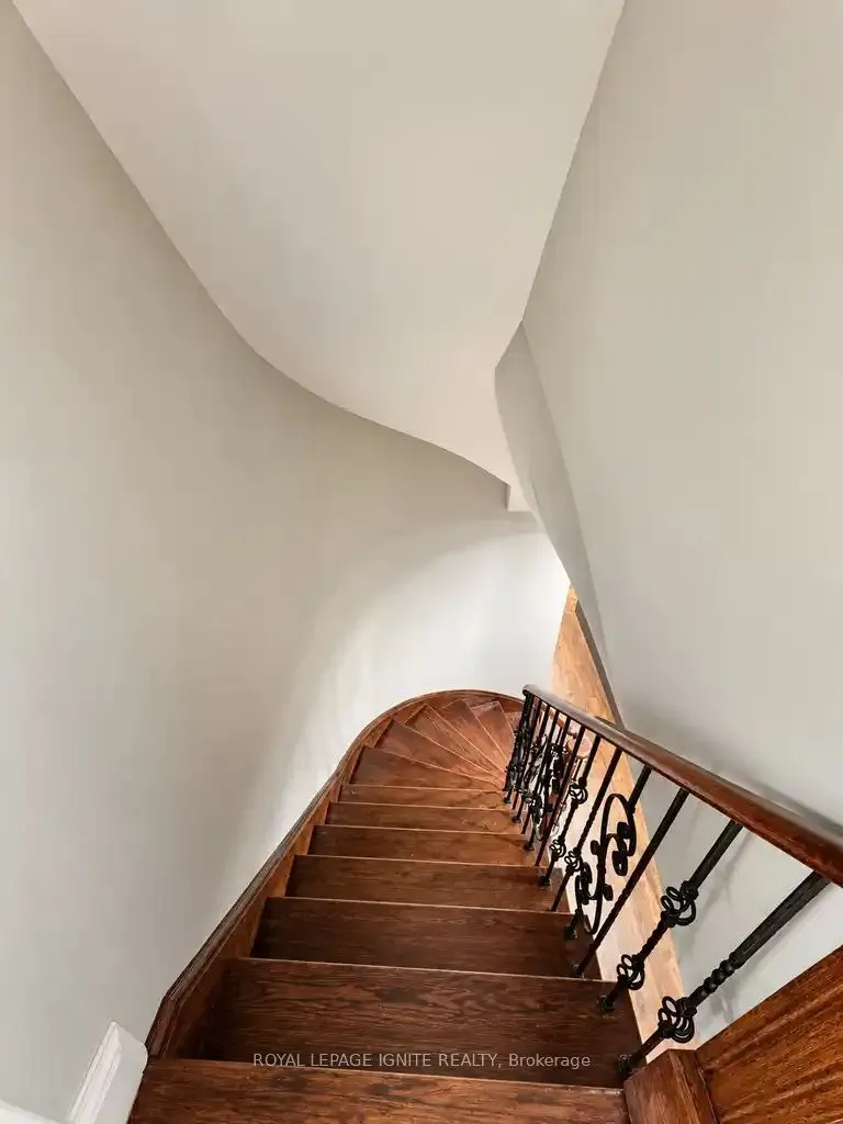 7 Aquilina Court