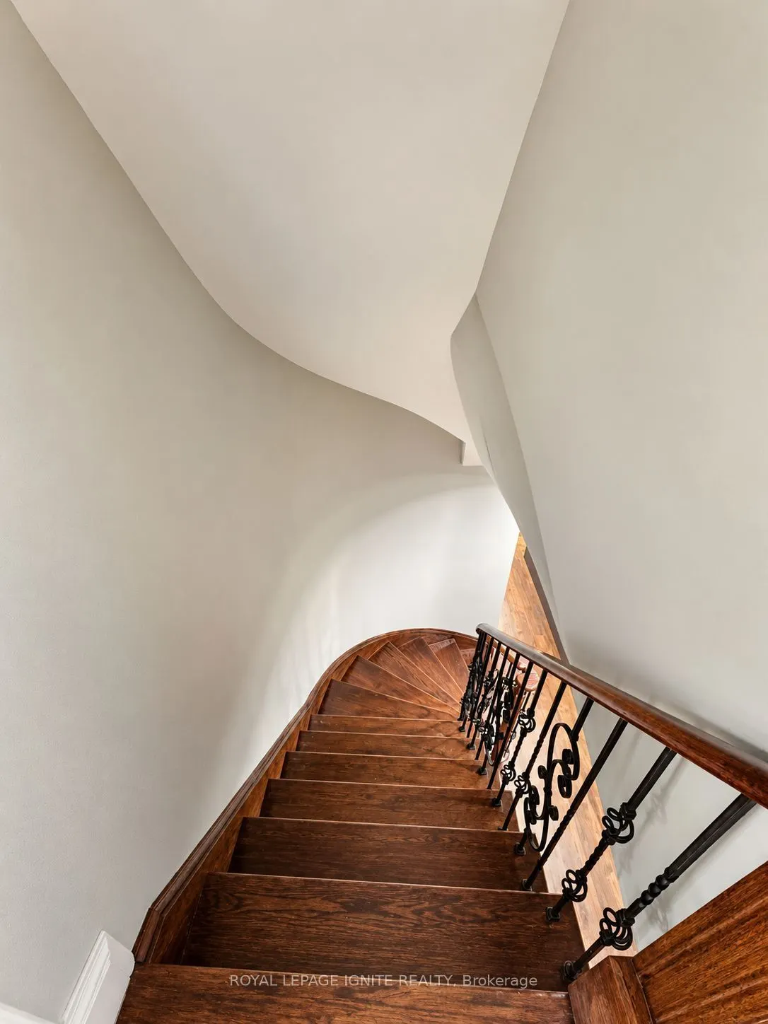 7 Aquilina Court