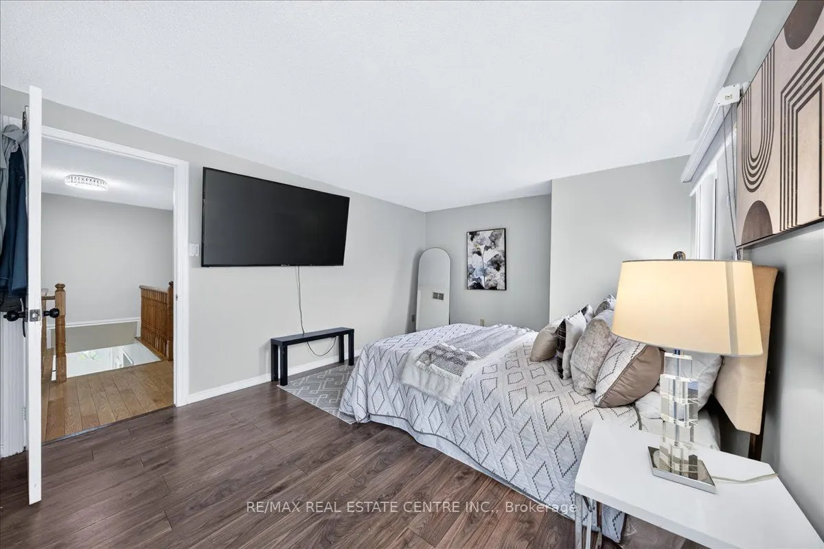 257 Wright Crescent