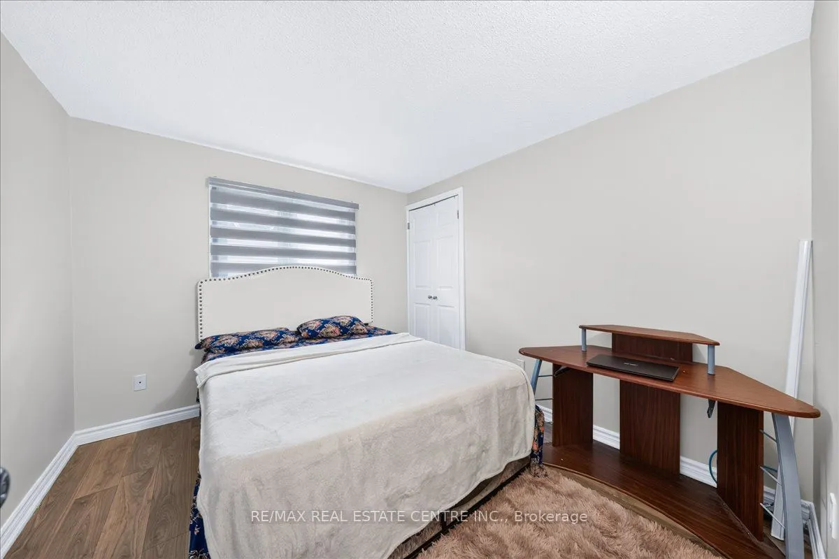 257 Wright Crescent