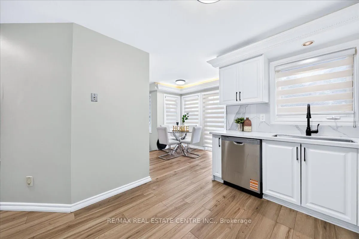 257 Wright Crescent