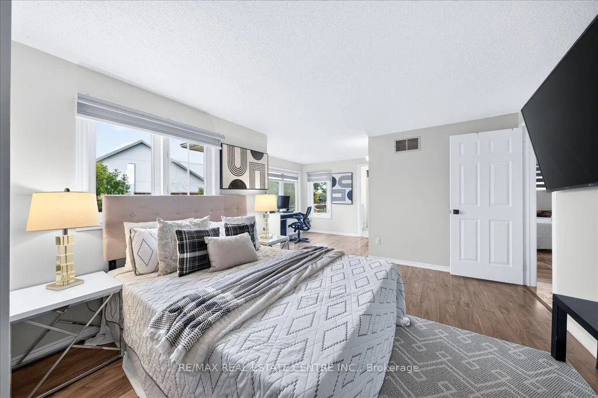 257 Wright Crescent
