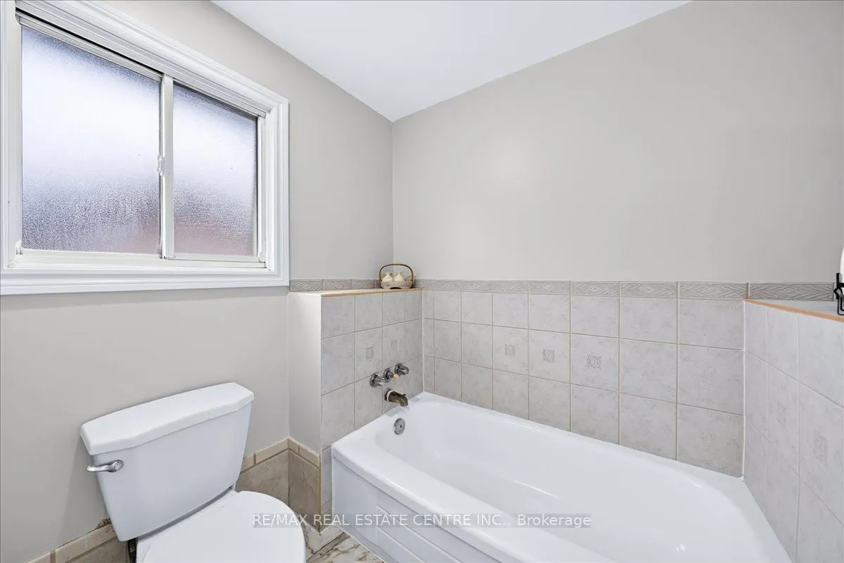 257 Wright Crescent
