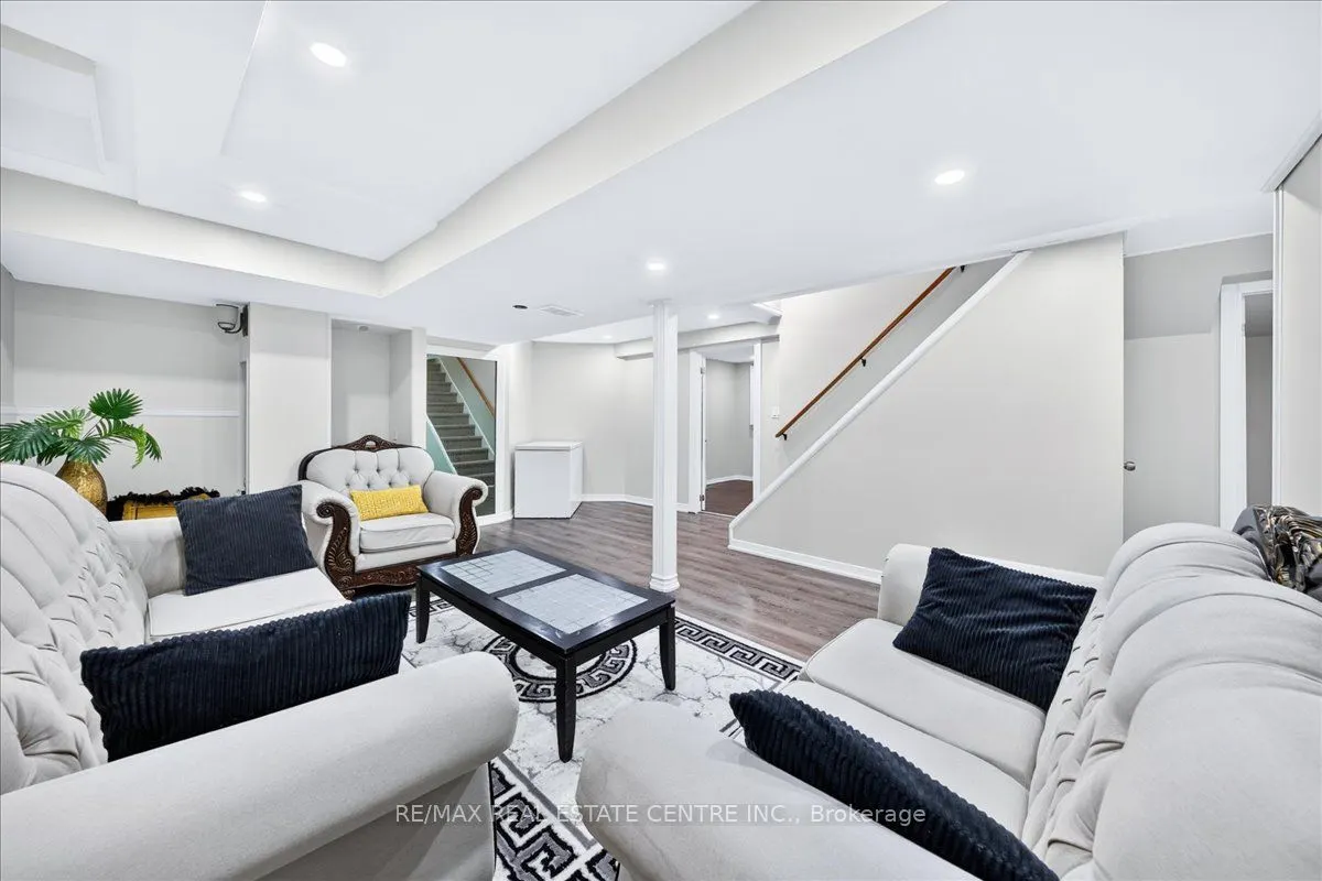 257 Wright Crescent
