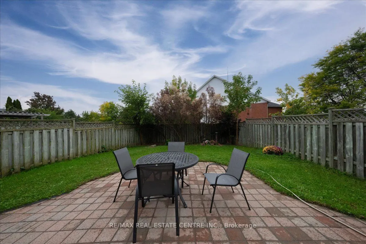 257 Wright Crescent