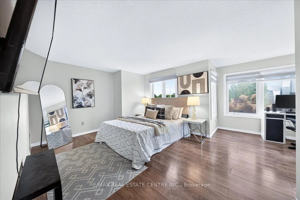 257 Wright Crescent