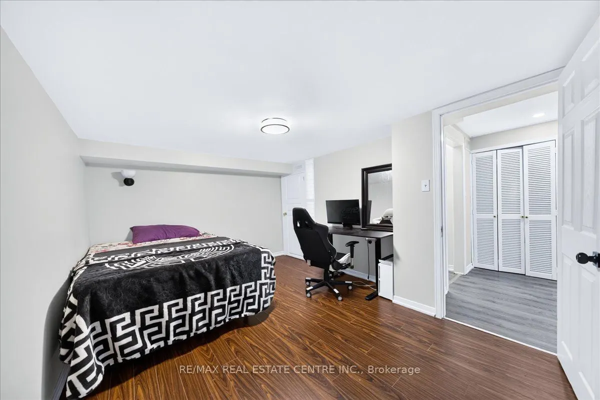 257 Wright Crescent