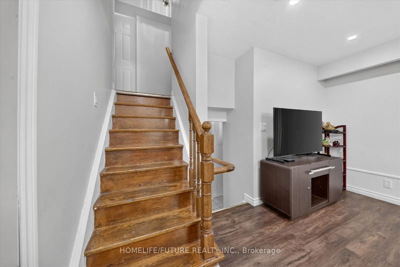 163 Labrador Drive