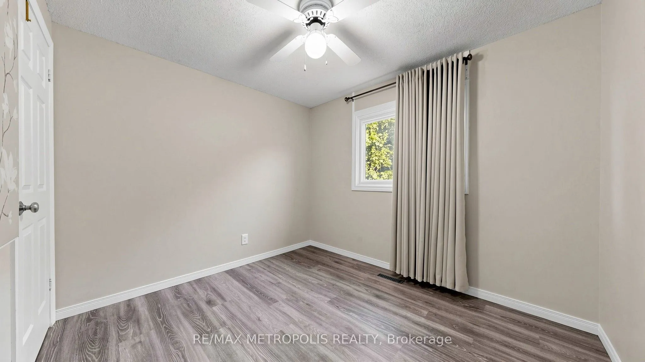 892 Gentry Crescent