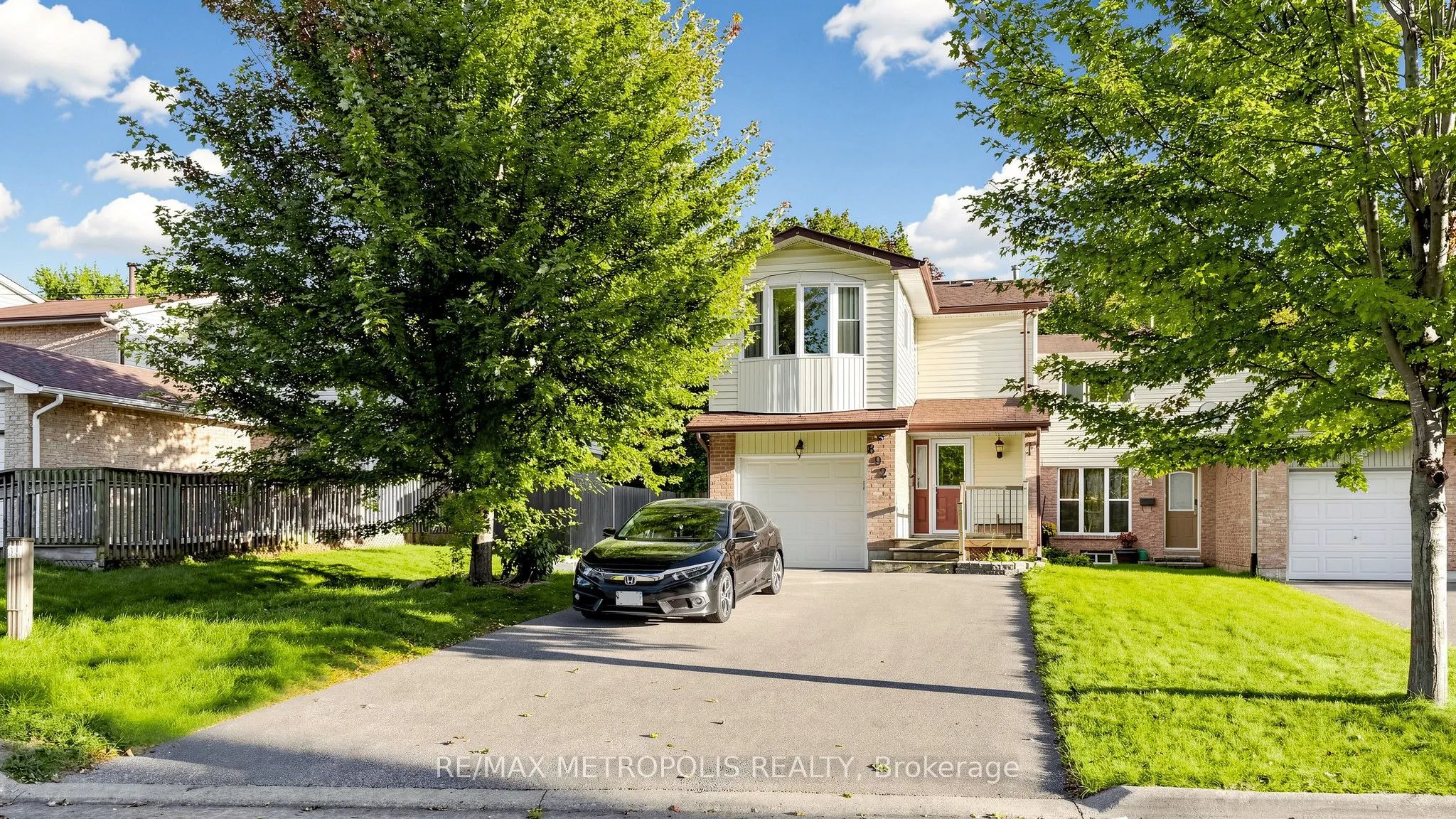 892 Gentry Crescent