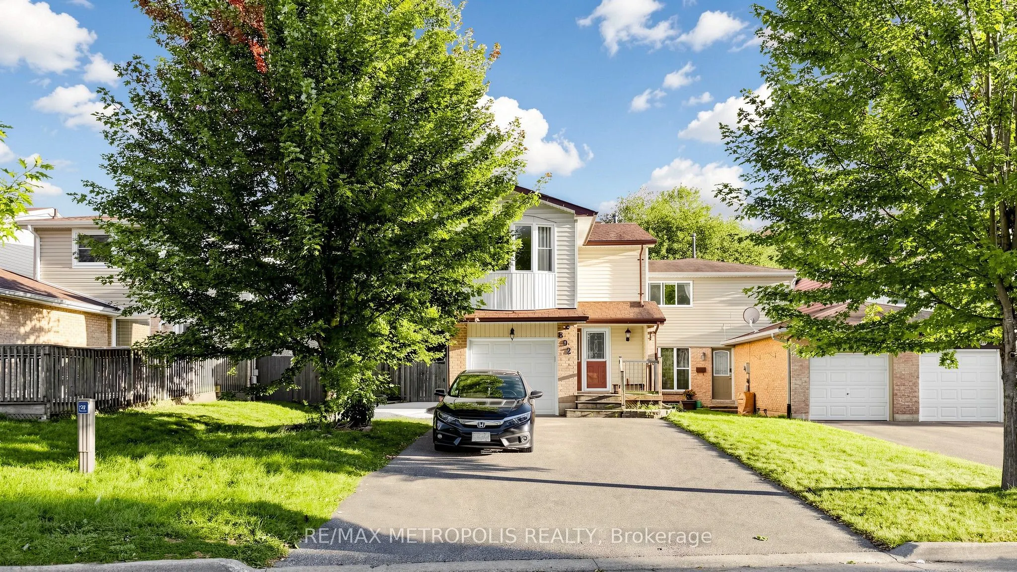 892 Gentry Crescent