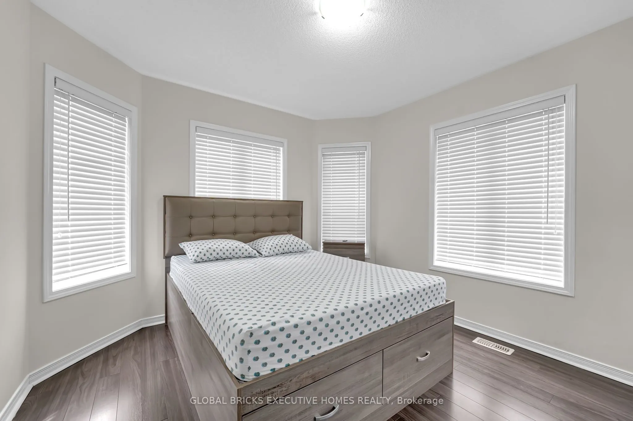1534 Scenic Lane Drive