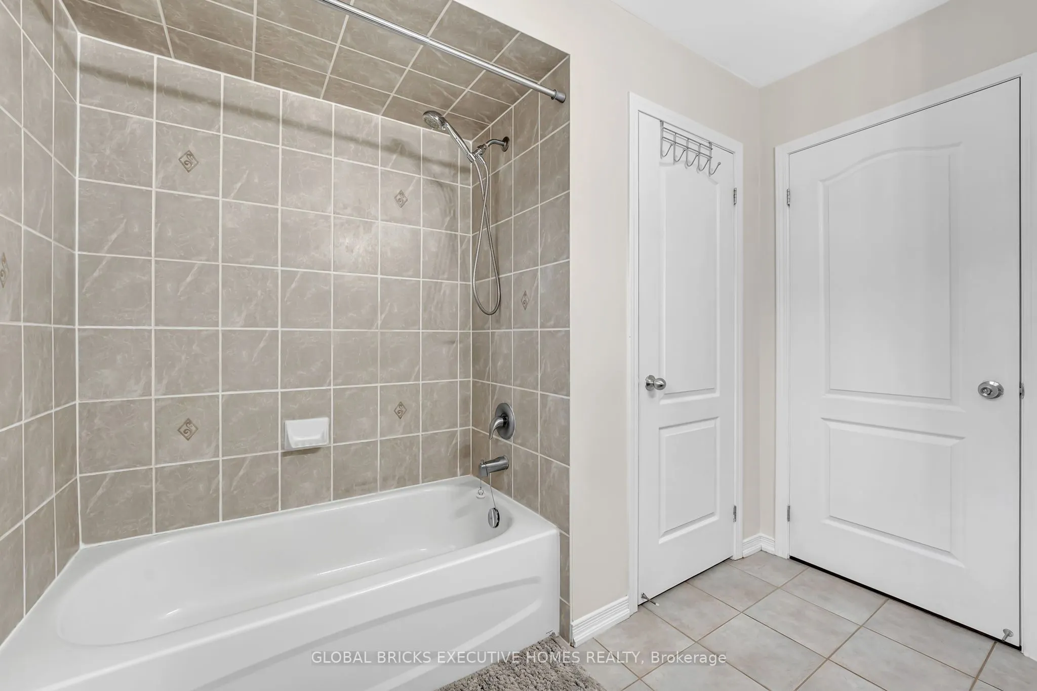 1534 Scenic Lane Drive