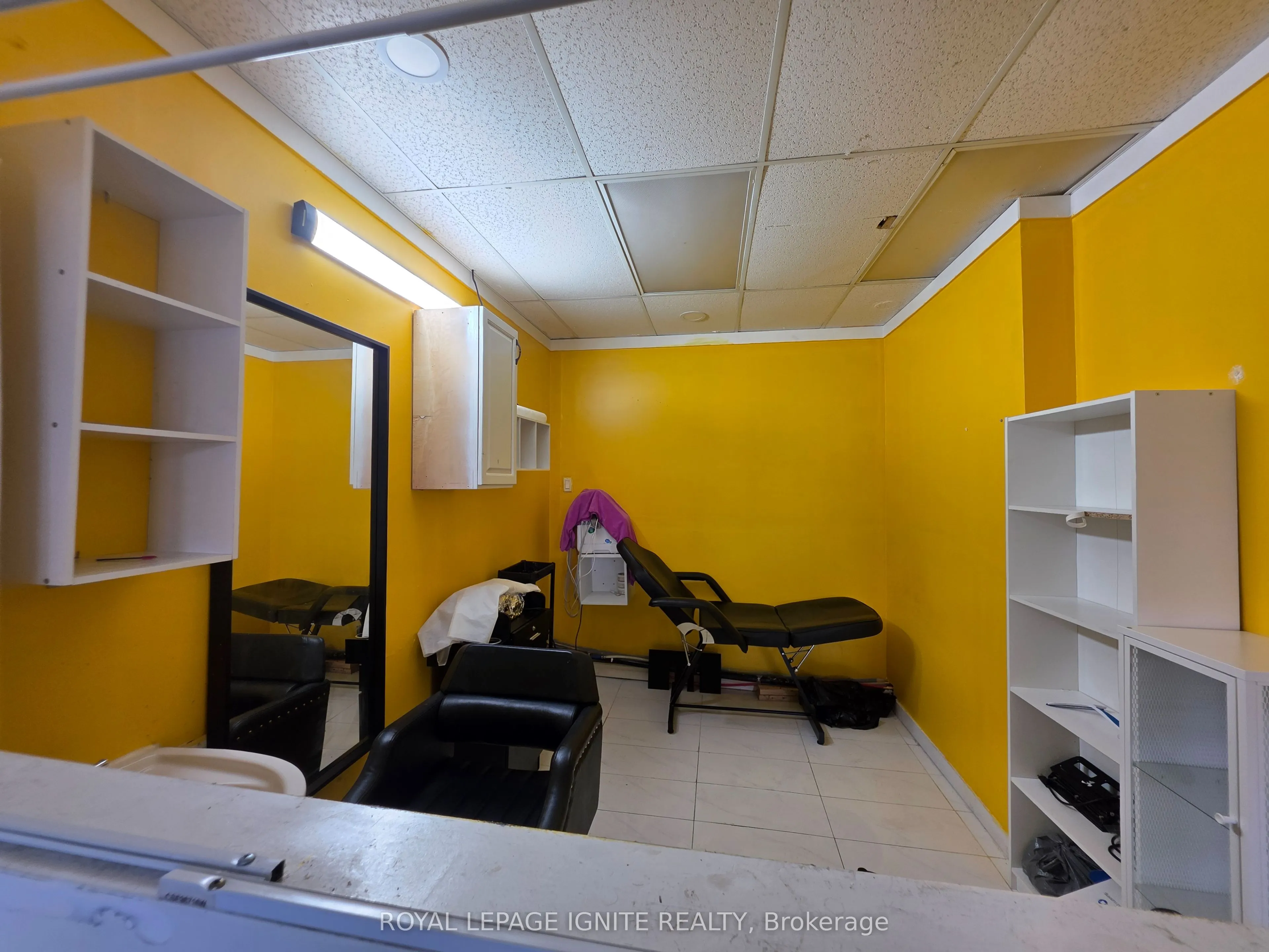 2426 Kingston Road #Main floor (Front side)