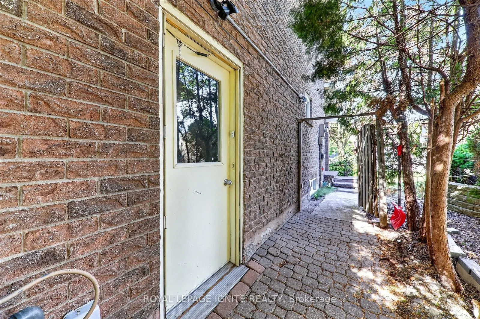 39 Longfellow Court