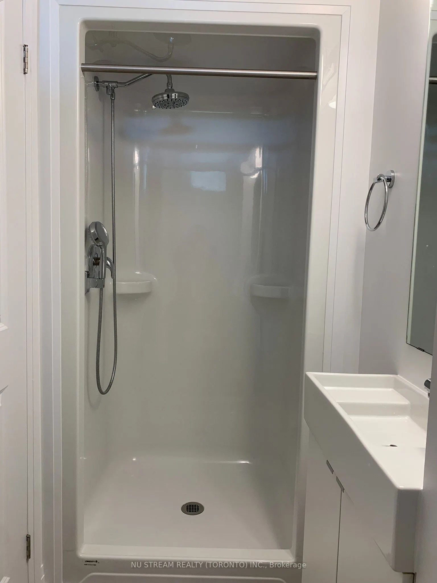 1900 Simcoe Street N #423
