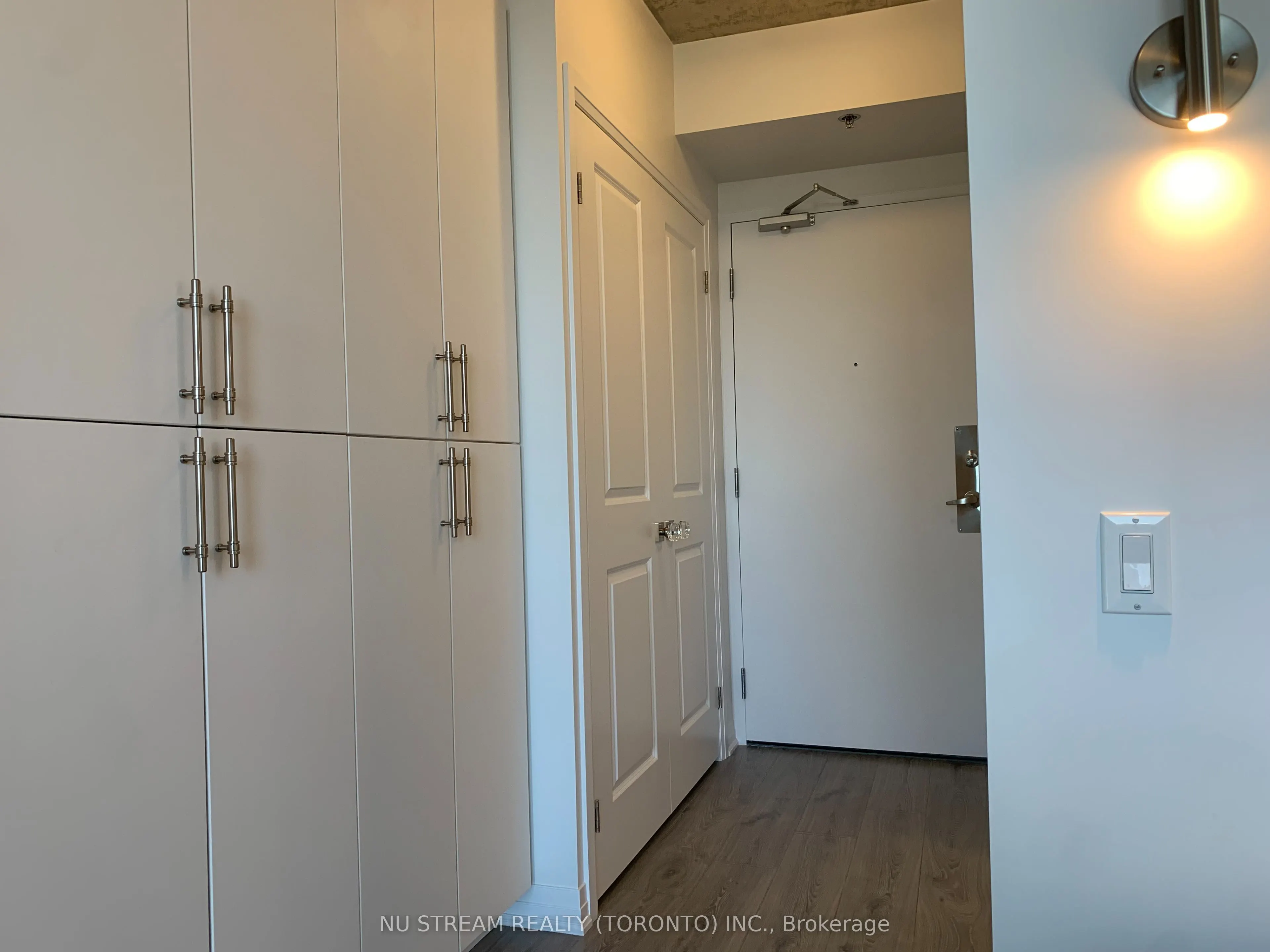 1900 Simcoe Street N #423