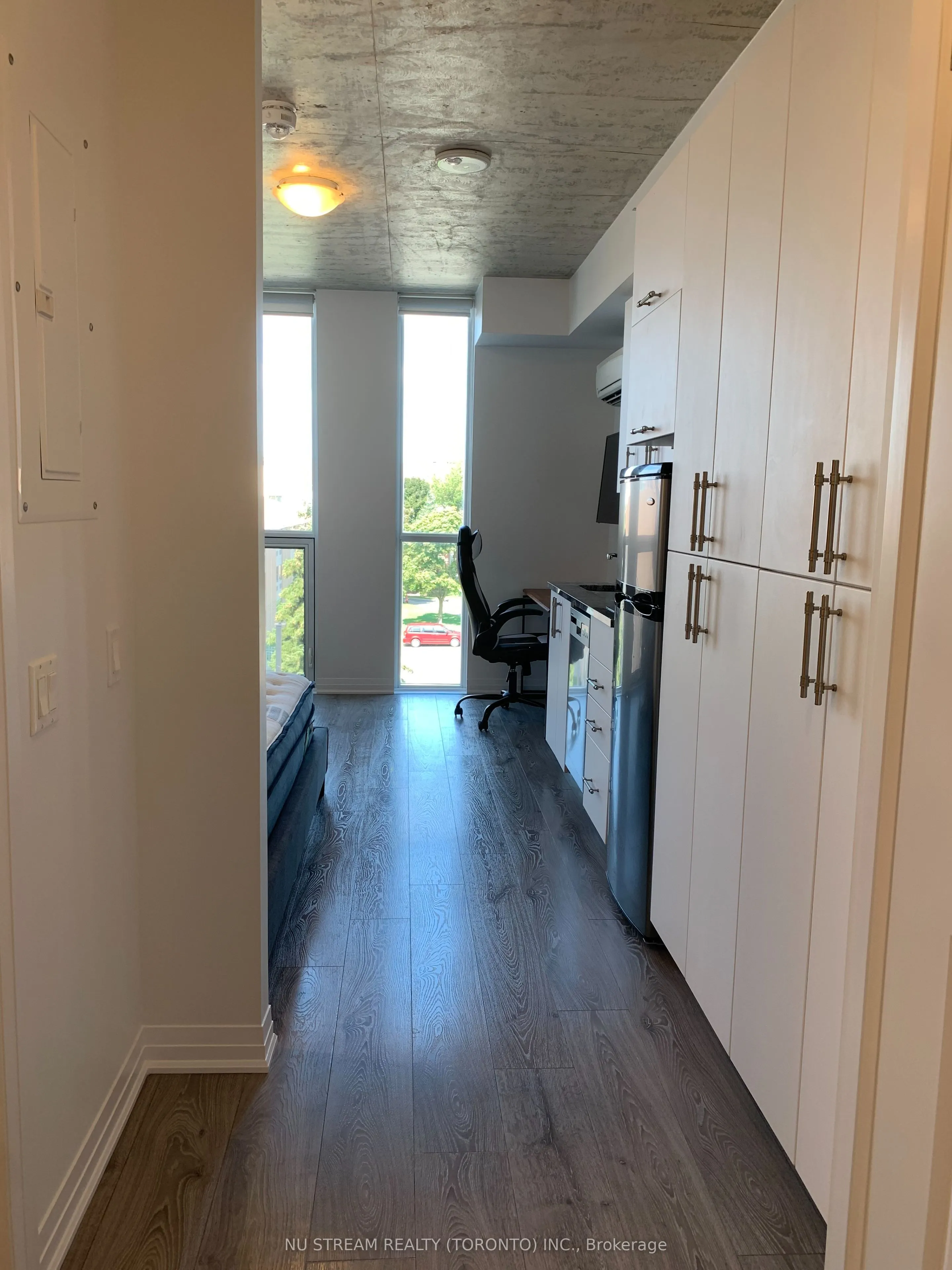 1900 Simcoe Street N #423