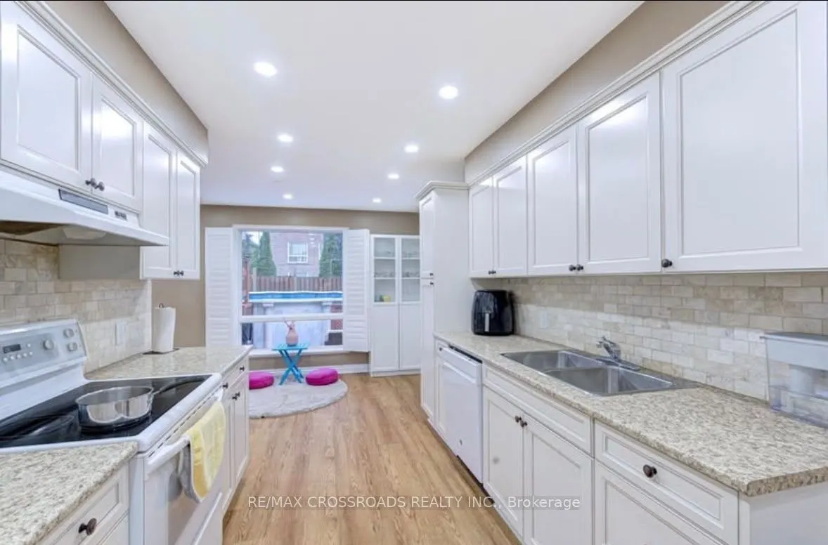 11 Murkar Crescent