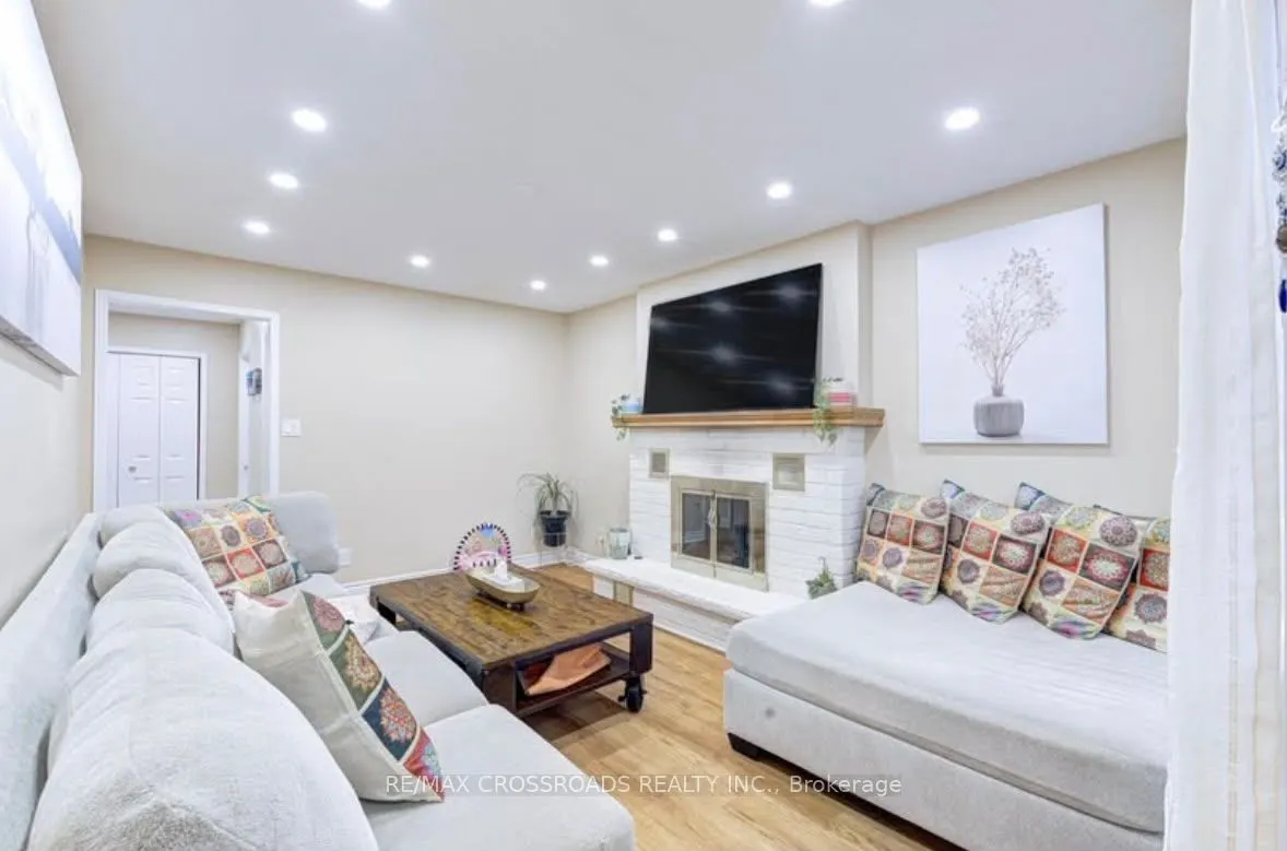 11 Murkar Crescent