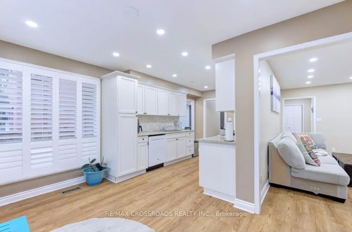 11 Murkar Crescent